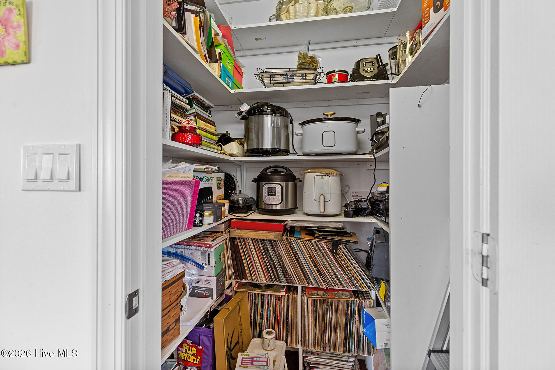 100554340 | Photo 35