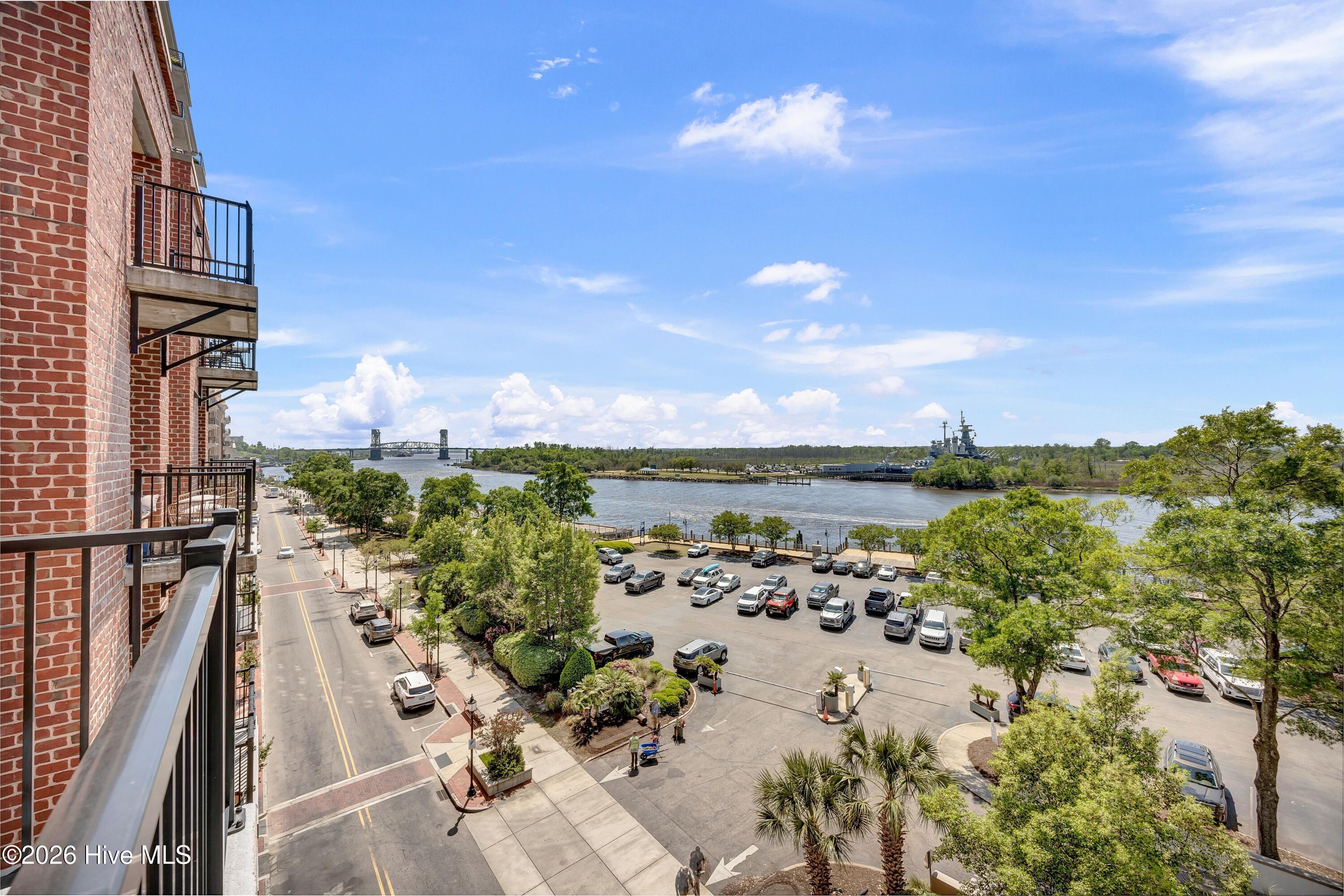 100567765 | Photo 29