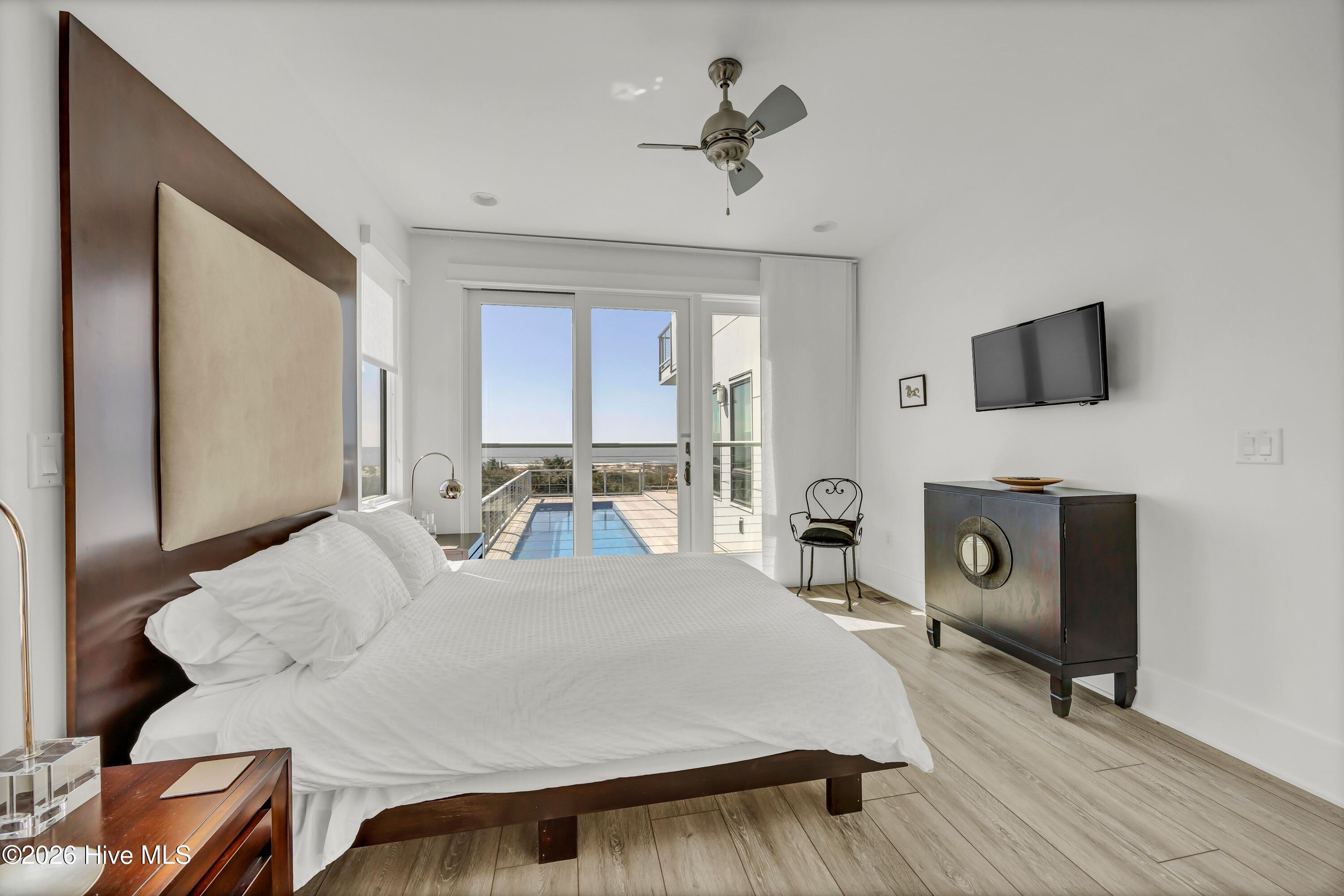 100559352 | Photo 21