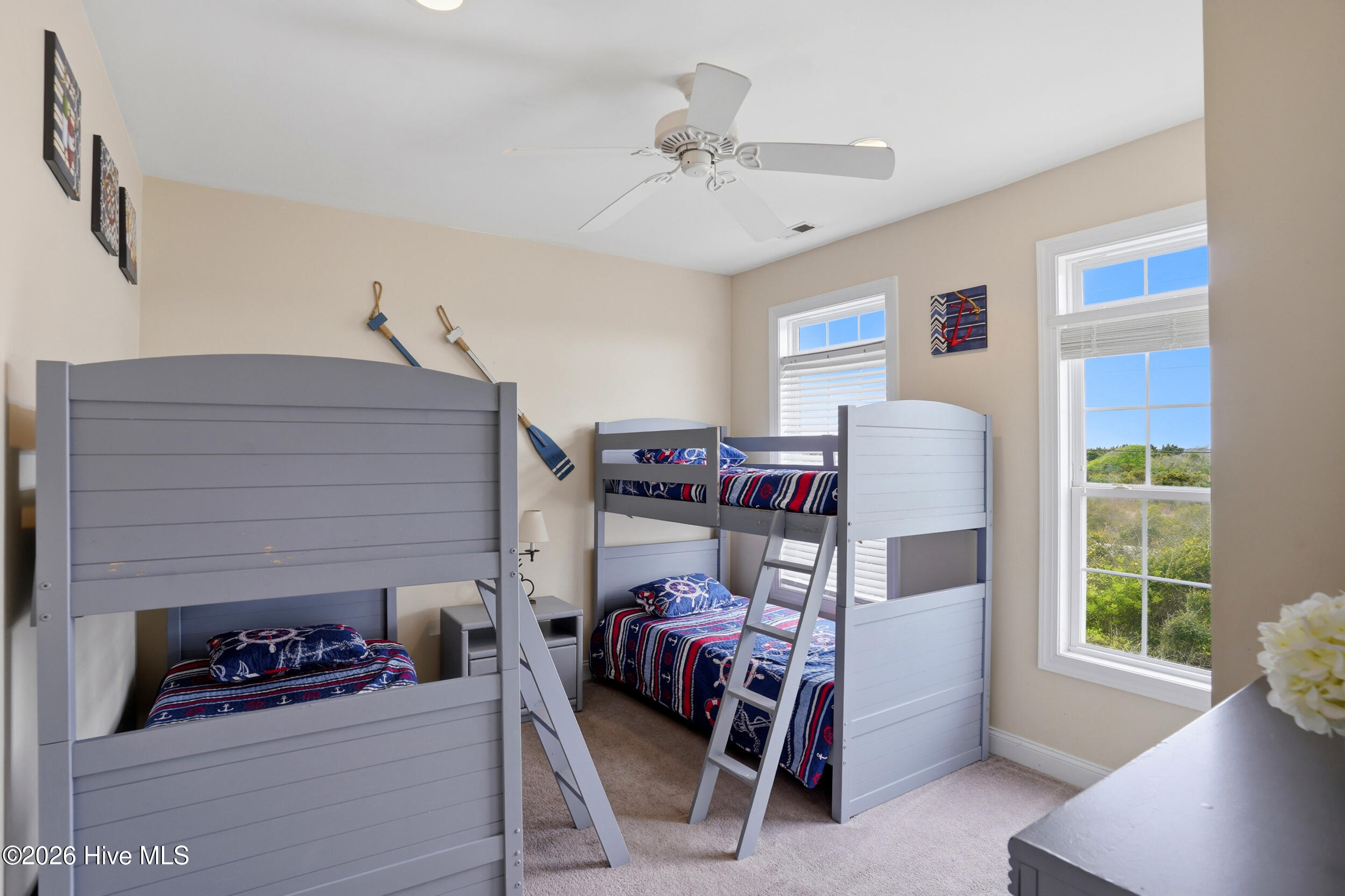 100566063 | Photo 30