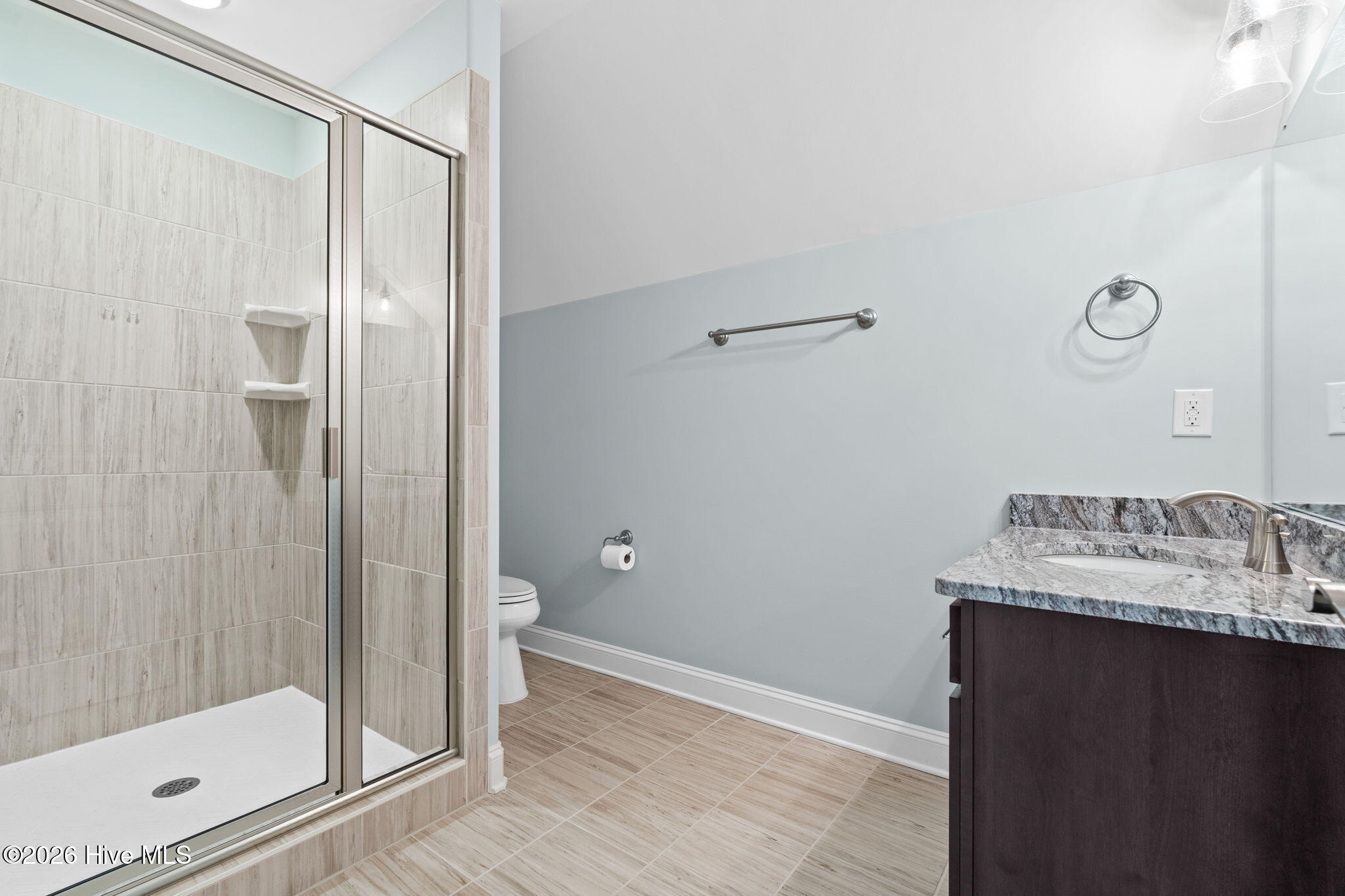 100563423 | Photo 41