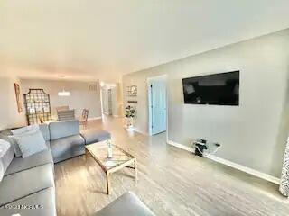 100538372 | Photo 12