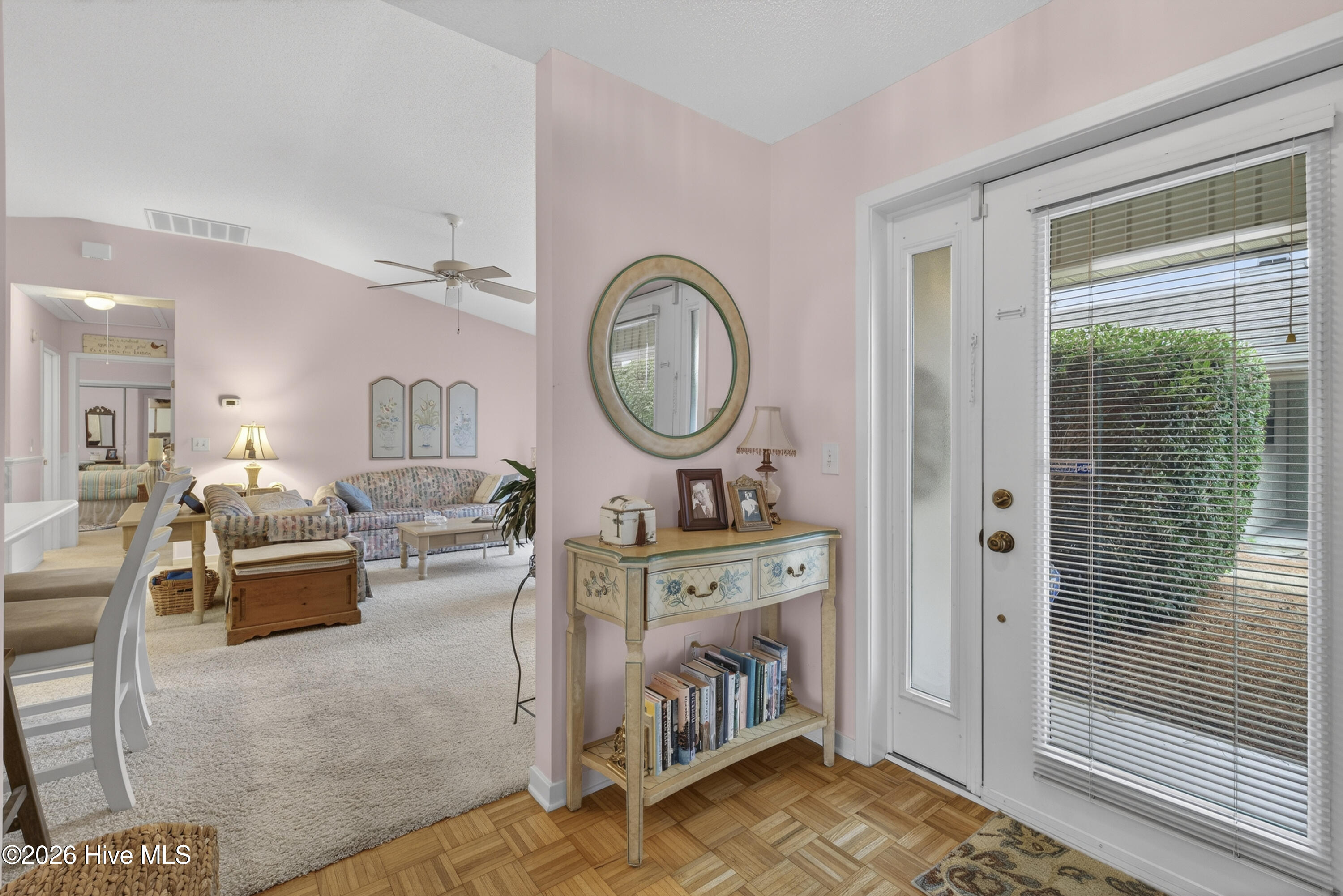 100557206 | Photo 30