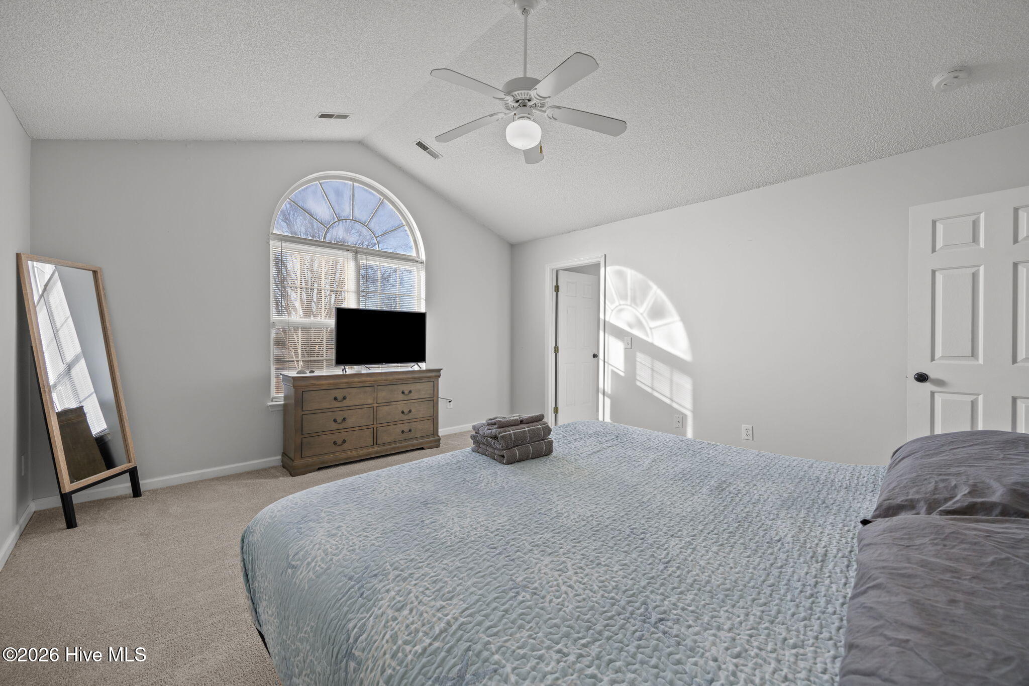 100551976 | Photo 27