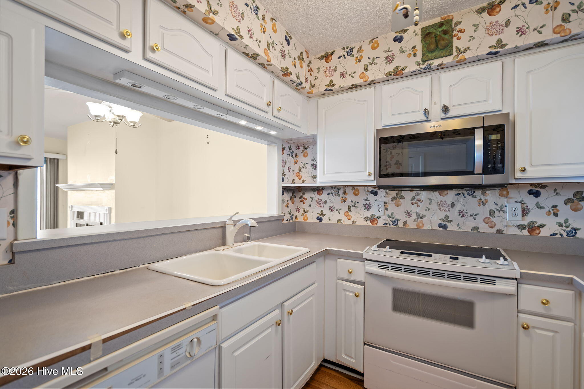 100568499 | Photo 10