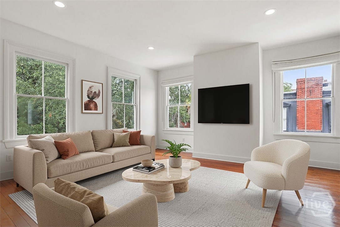 123 W Charlton Street 5