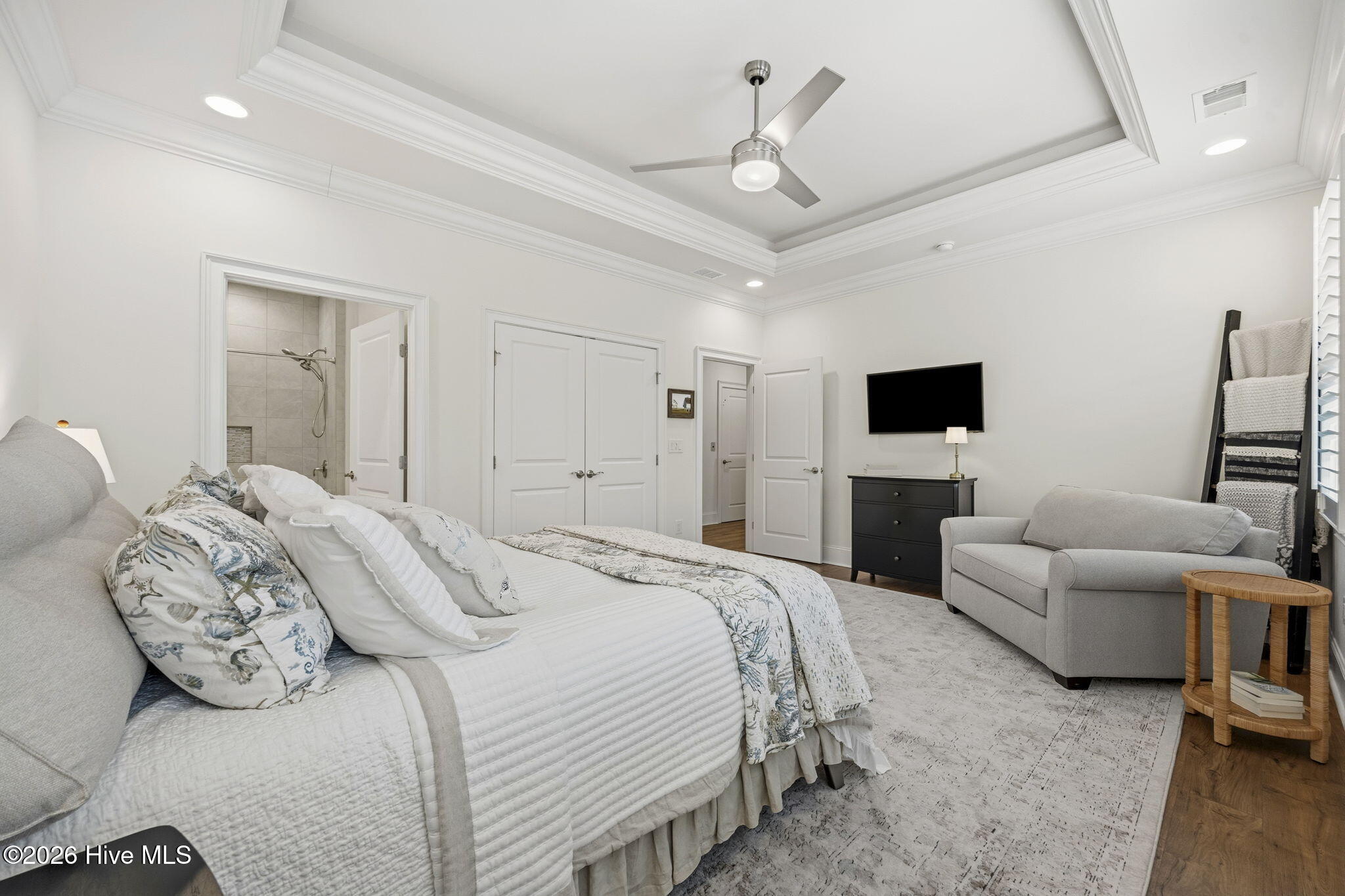 100553827 | Photo 27