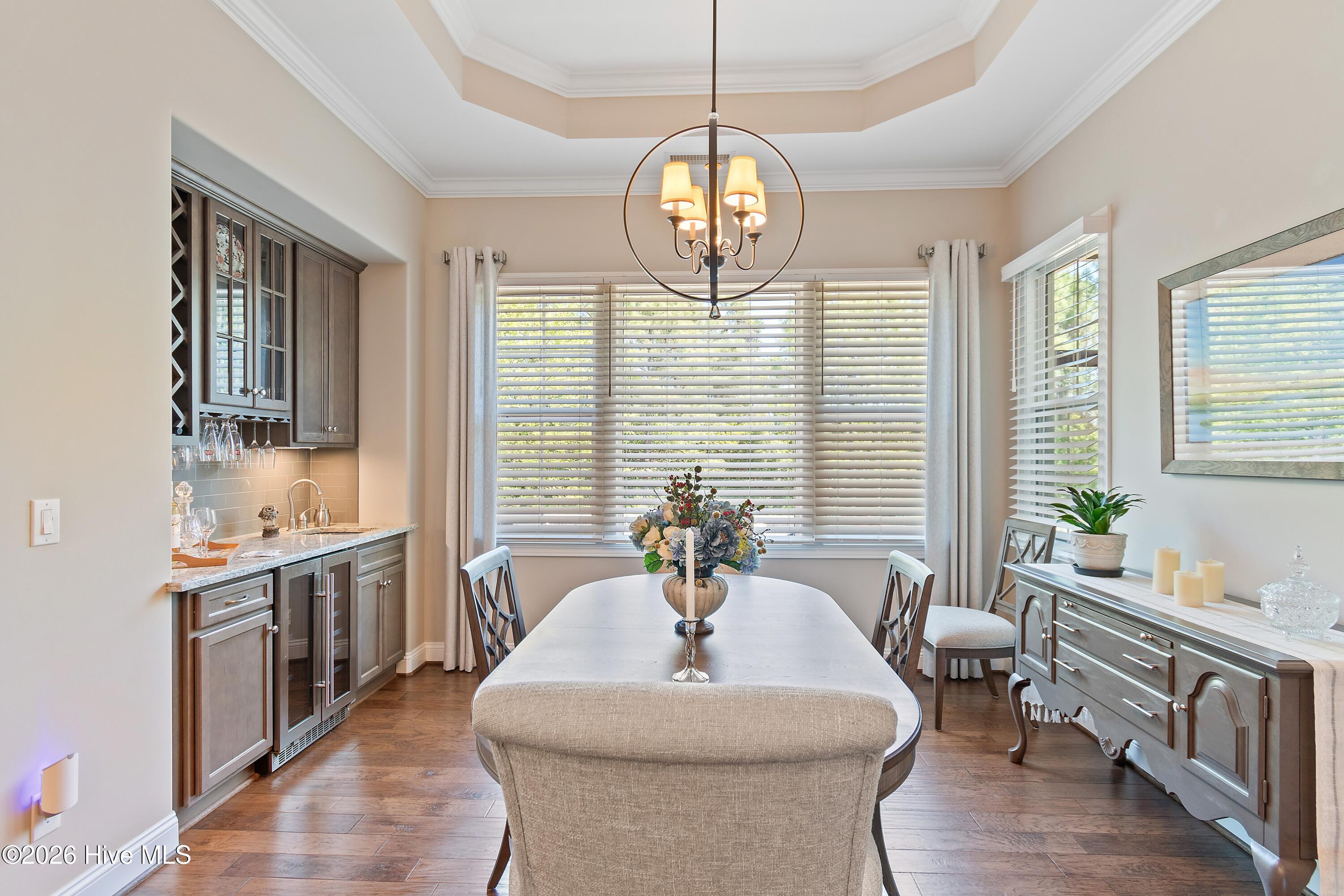 100568990 | Photo 28