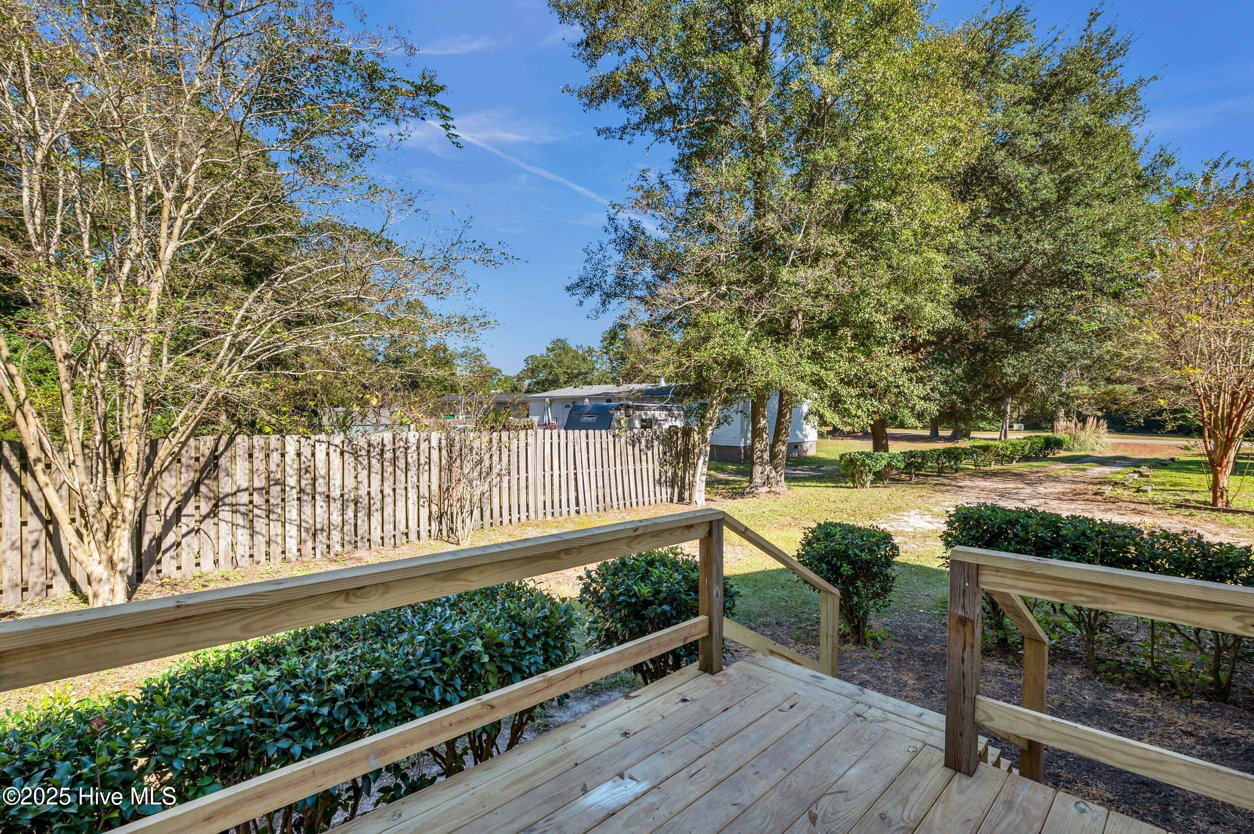 100537277 | Photo 32