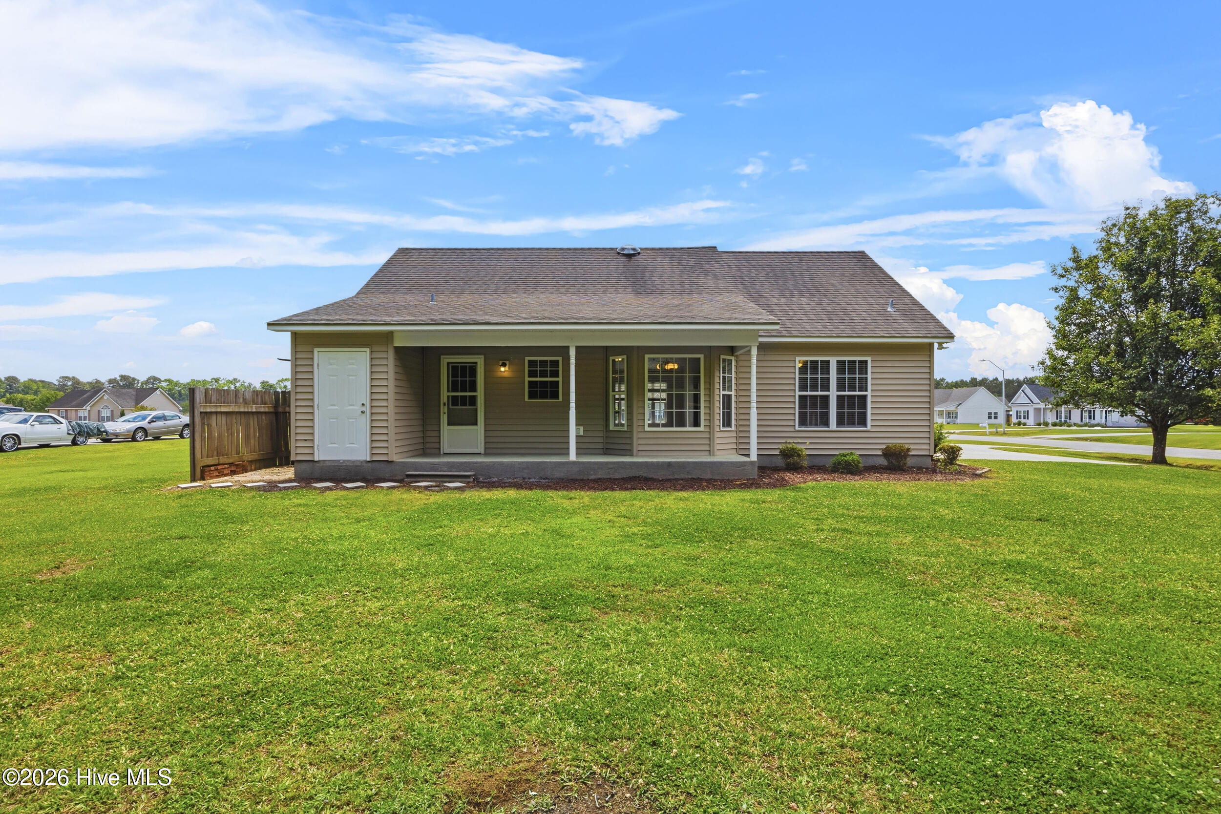 105 Henry Giddeons Drive, Teachey, NC 28464 – photo 21: 30_back exterior