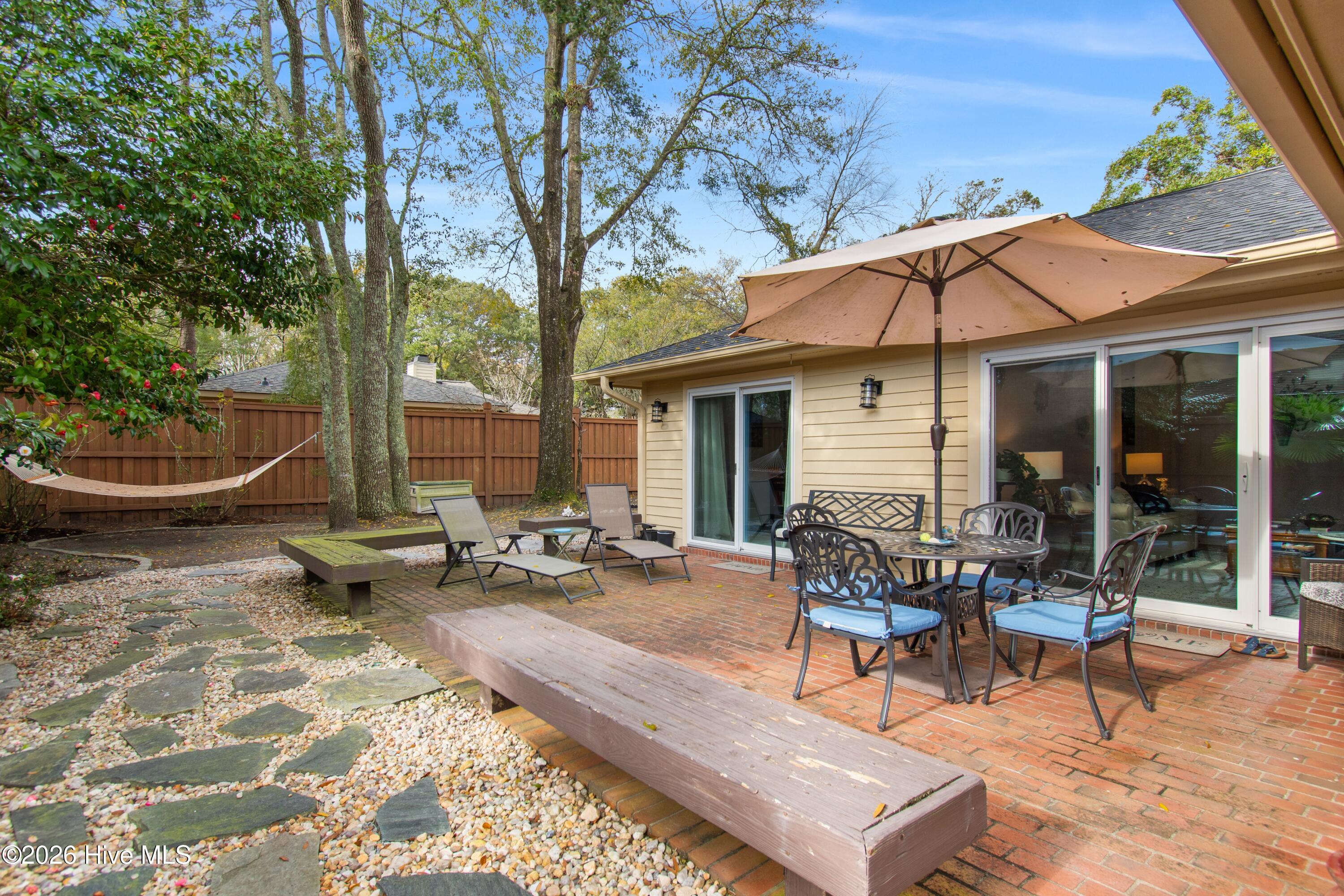 100558002 | Photo 39