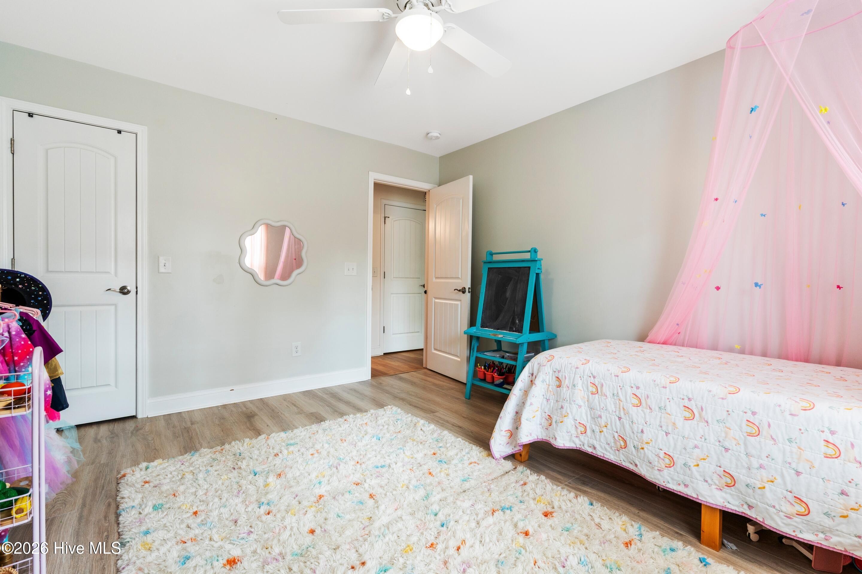 100549435 | Photo 32