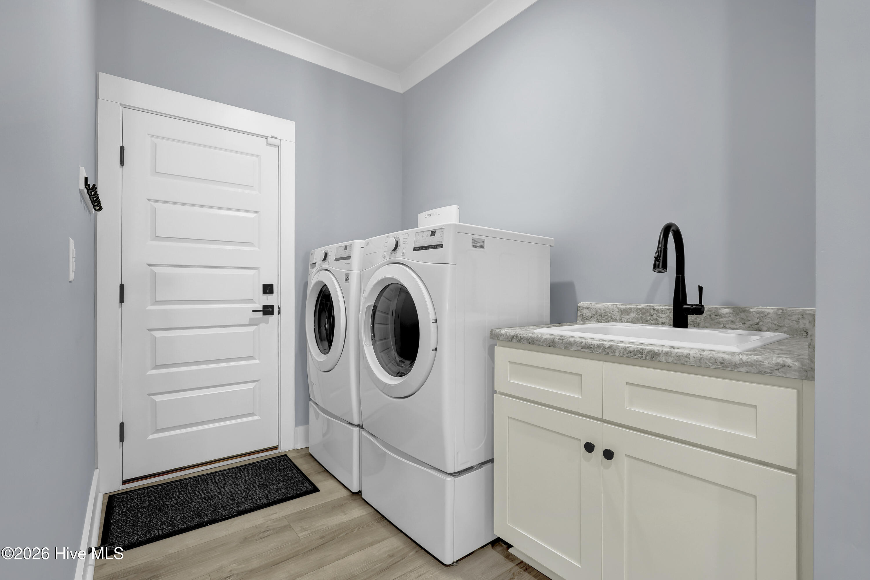 100556741 | Photo 32