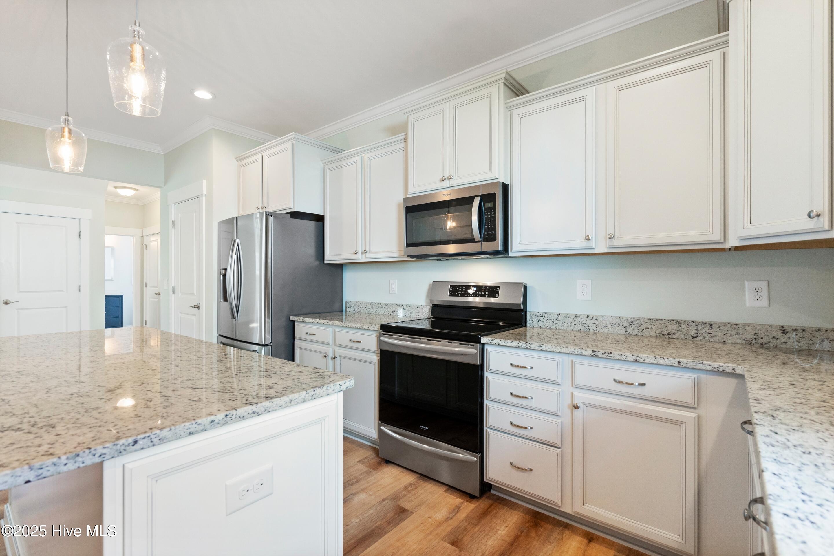 100527219 | Photo 18