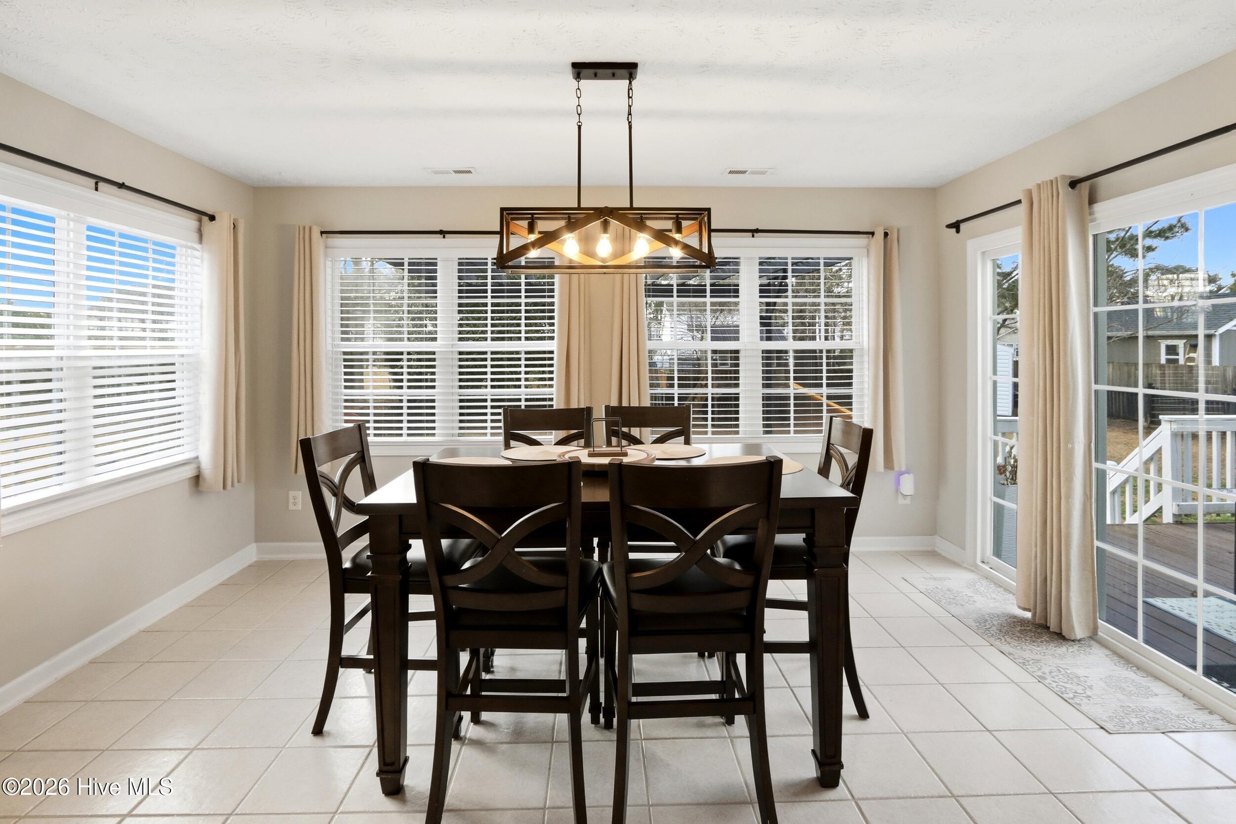 100551374 | Photo 23