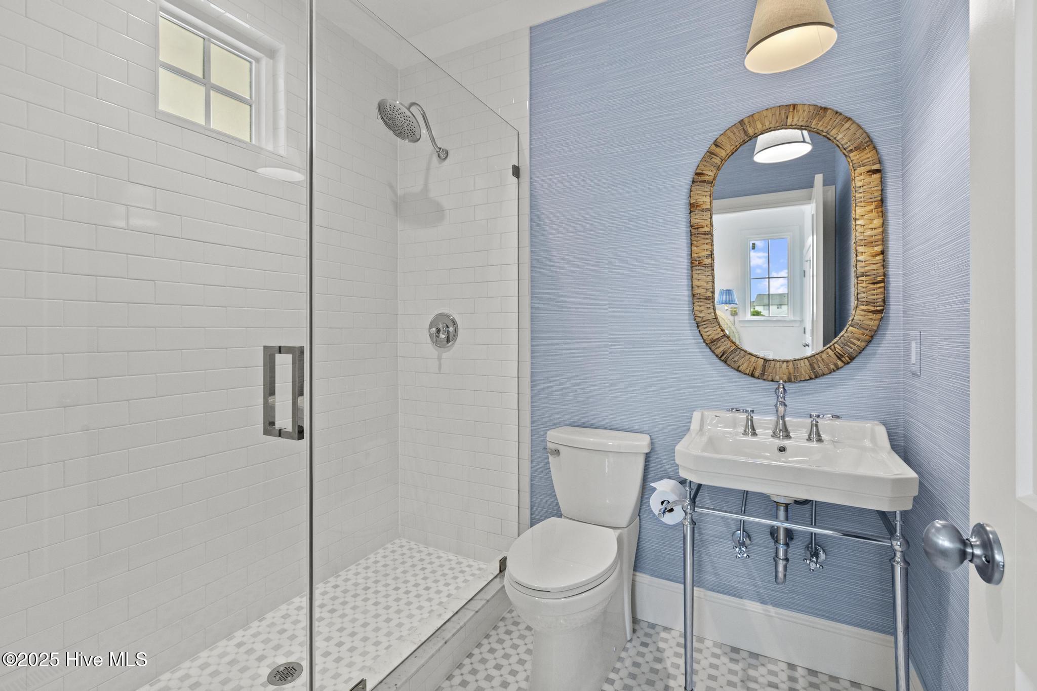 100565849 | Photo 29