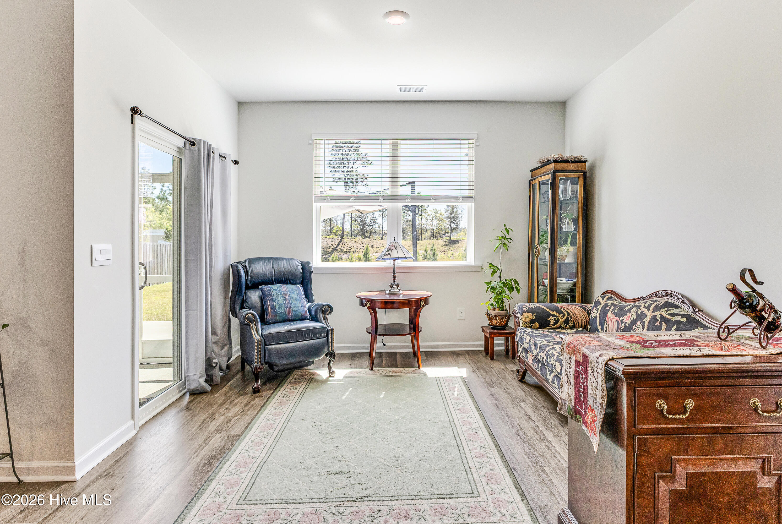 100566336 | Photo 22