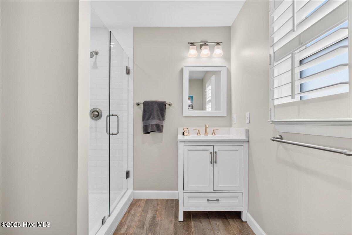 100549636 | Photo 42