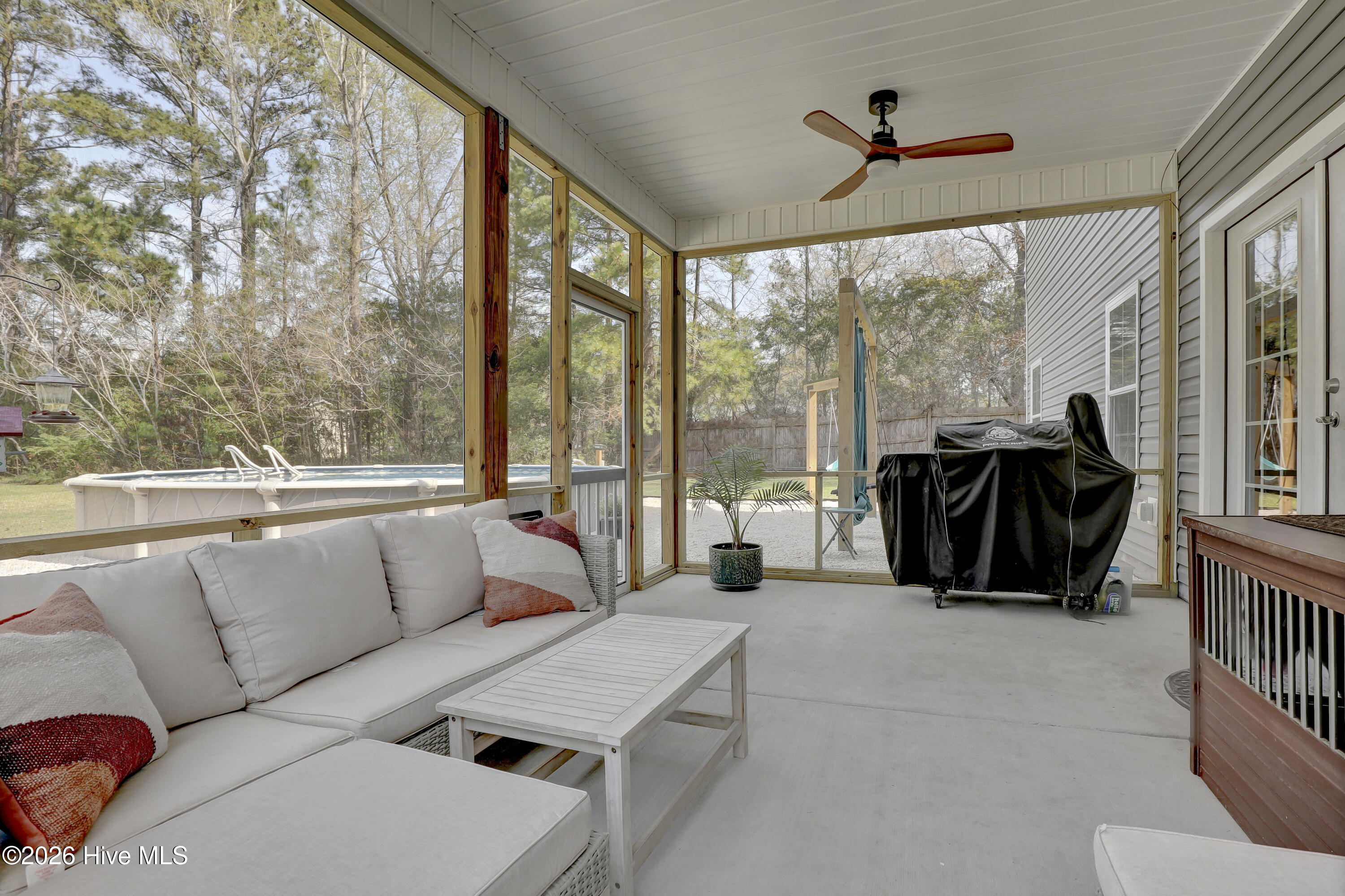 100562541 | Photo 33