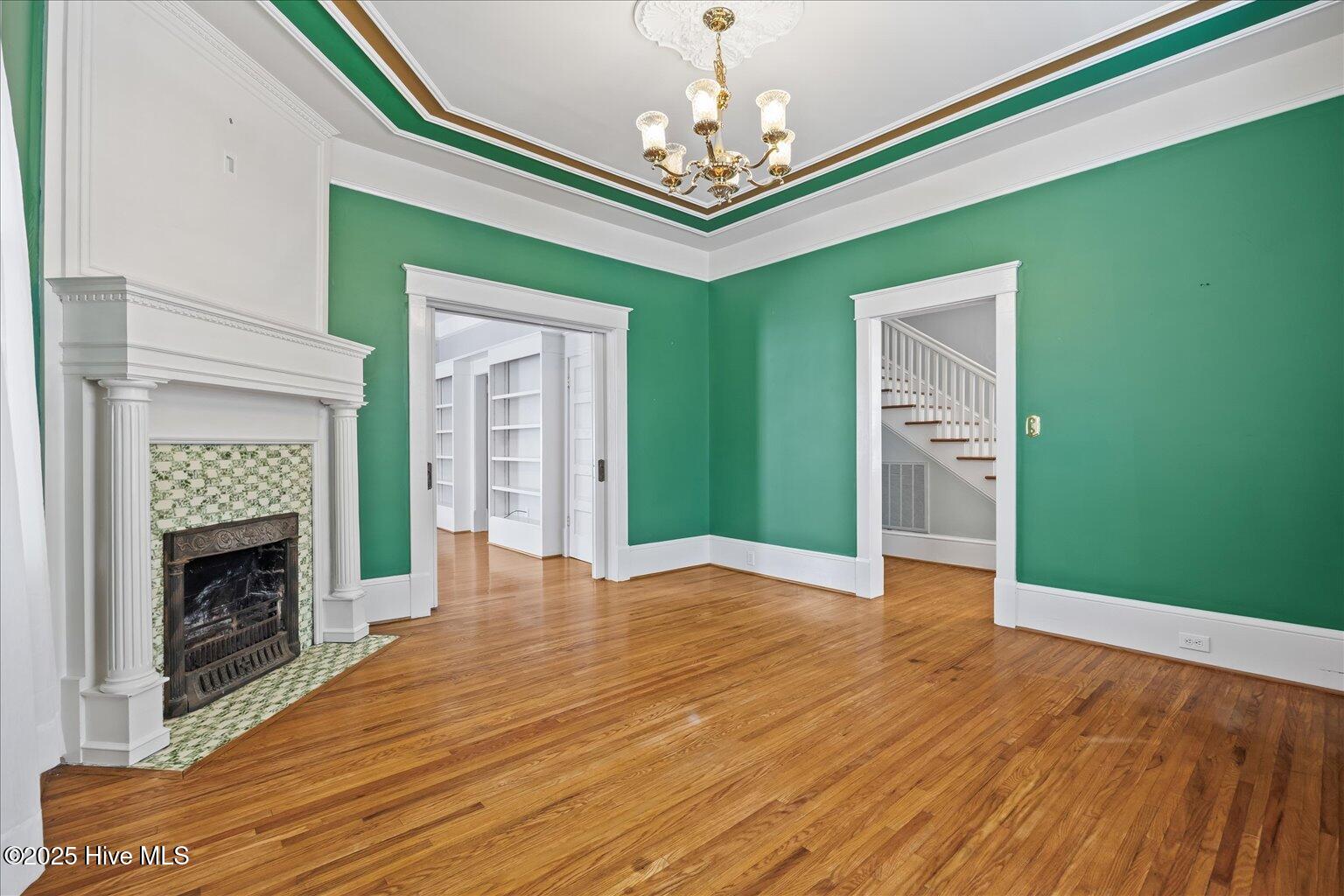 100529930 | Photo 33