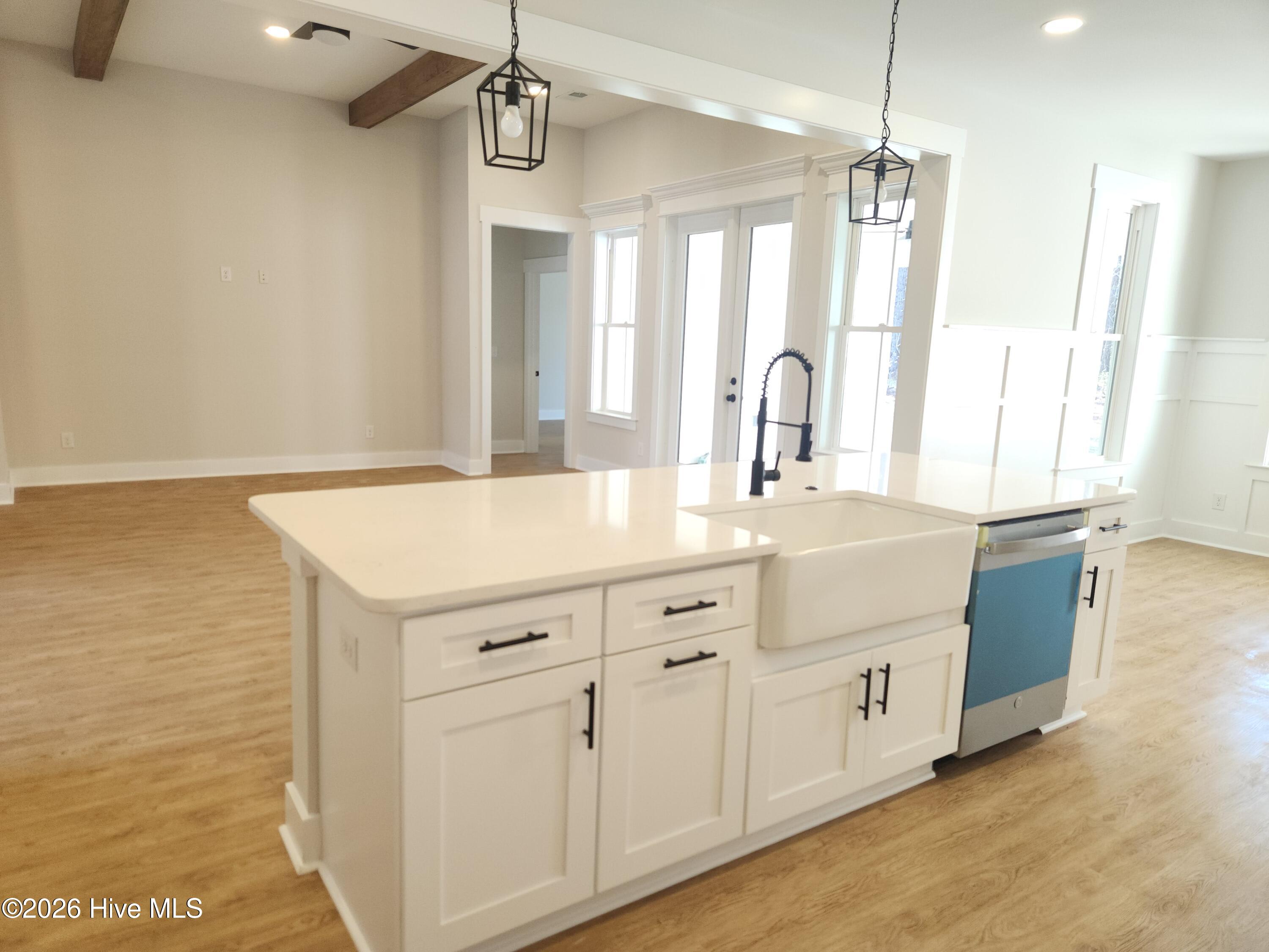 100559285 | Photo 23