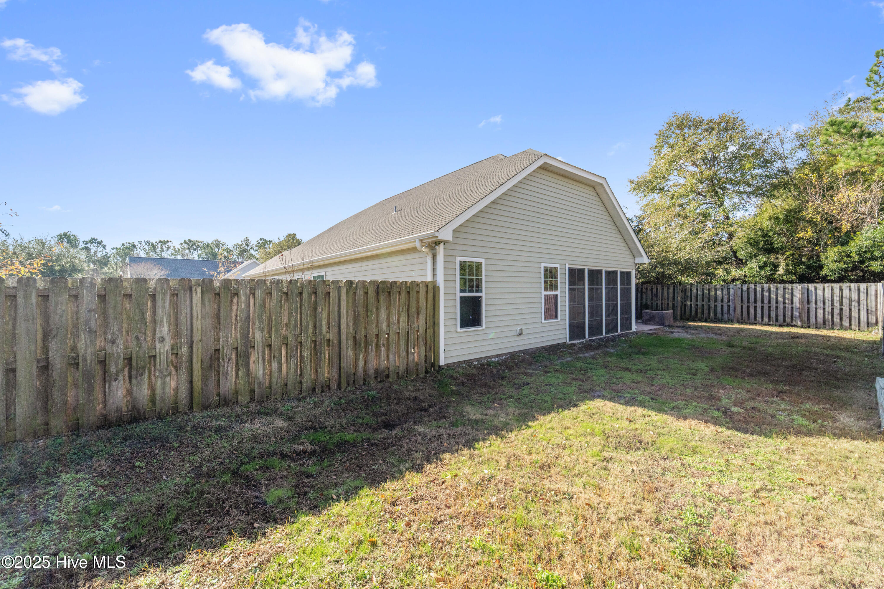 100544349 | Photo 38