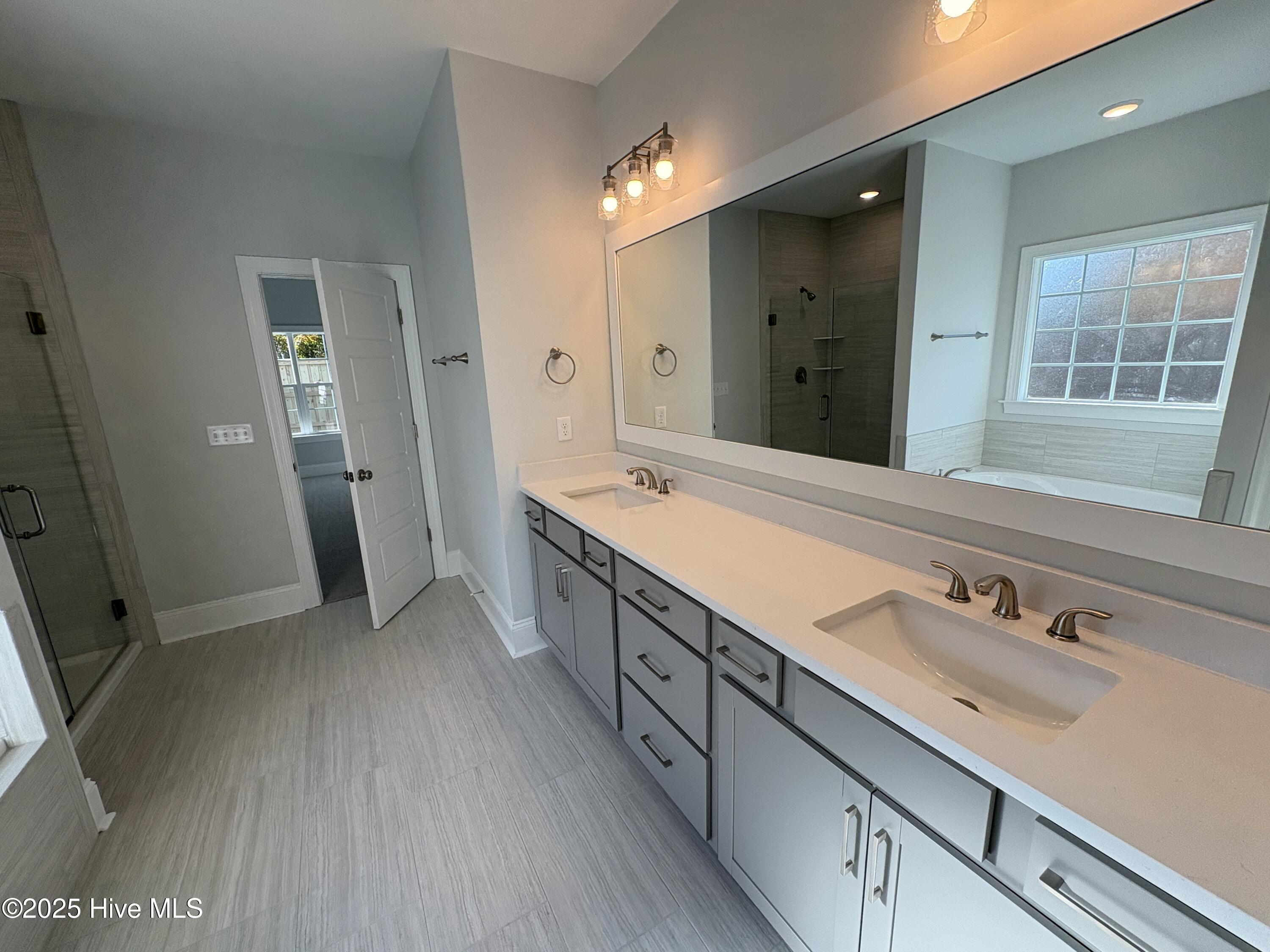 100539800 | Photo 27