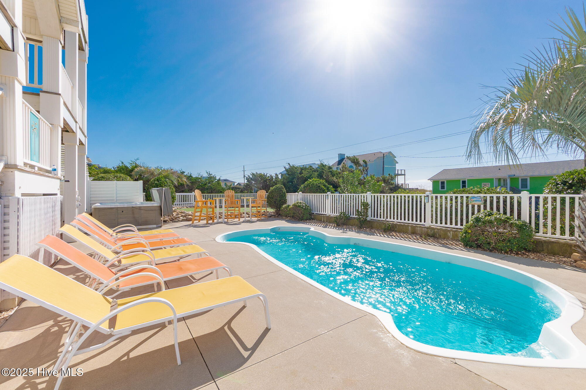 100536306 | Photo 11