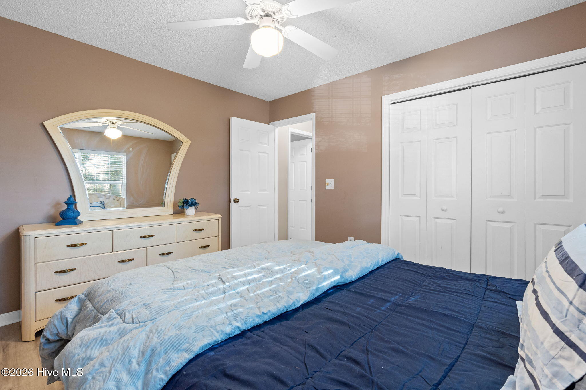 100548074 | Photo 26