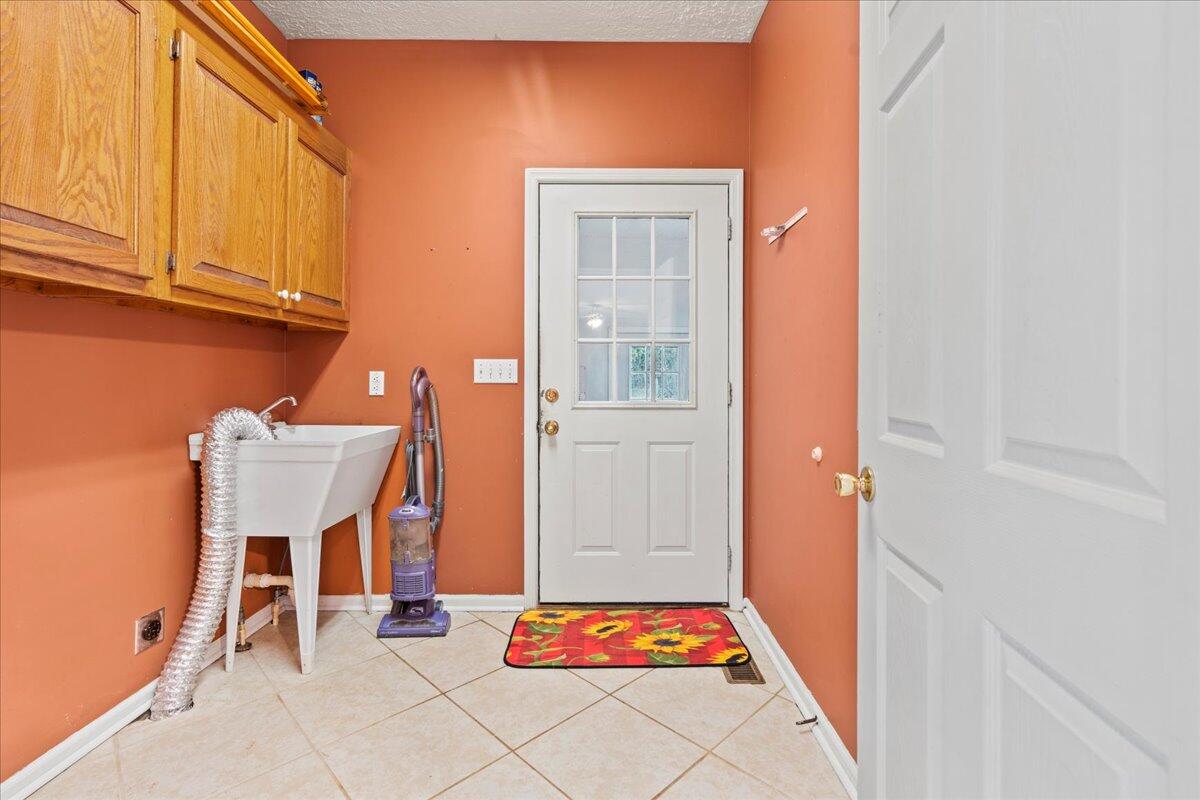 16-Laundry Room