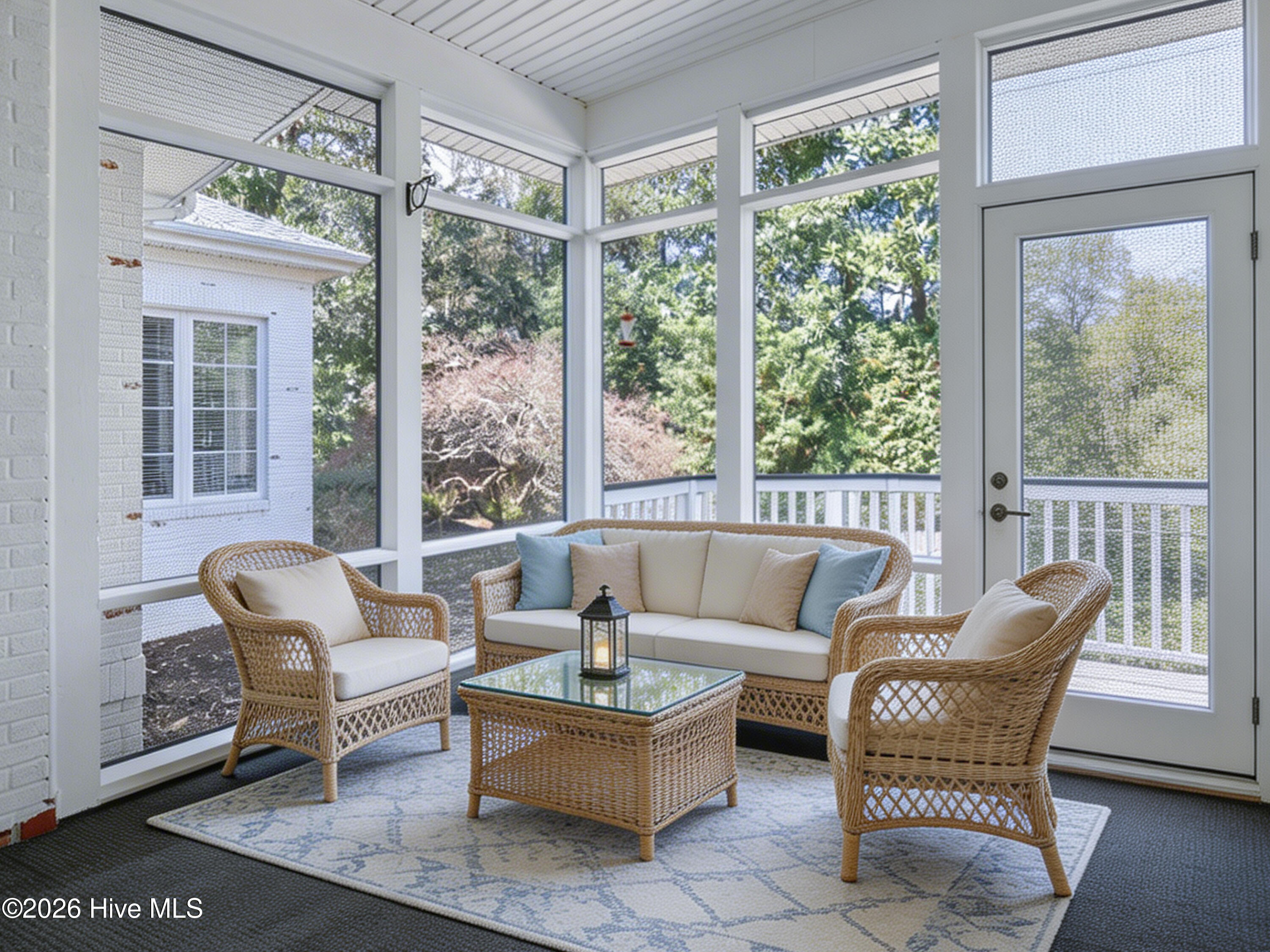 100549732 | Photo 25