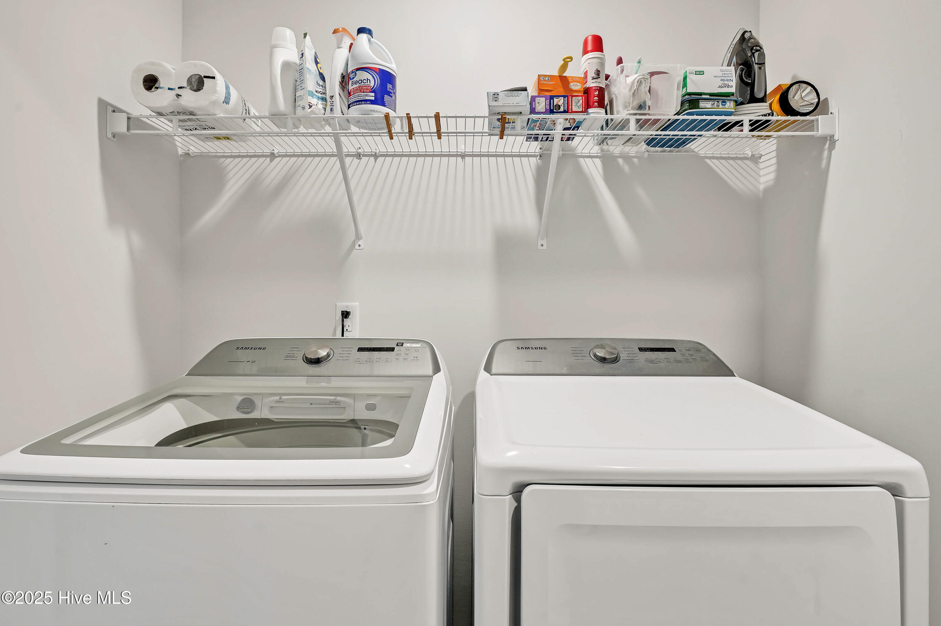 100557853 | Photo 23