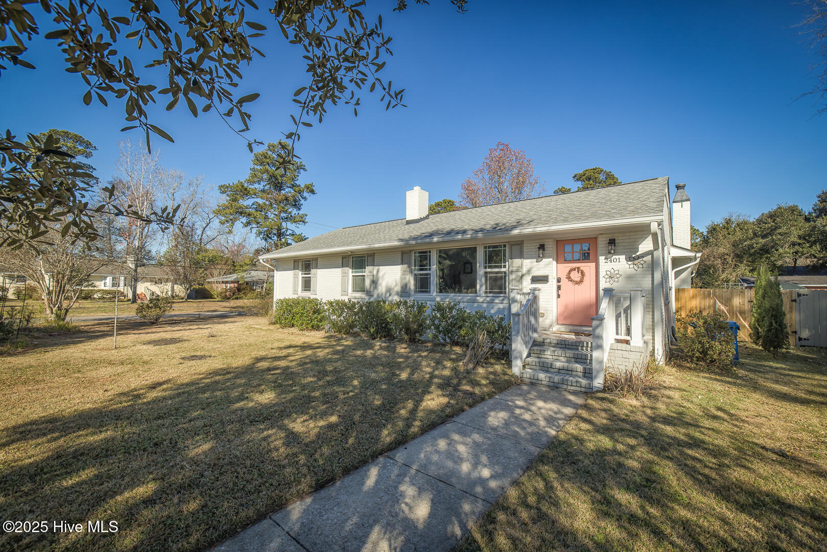 100545205 | Photo 89