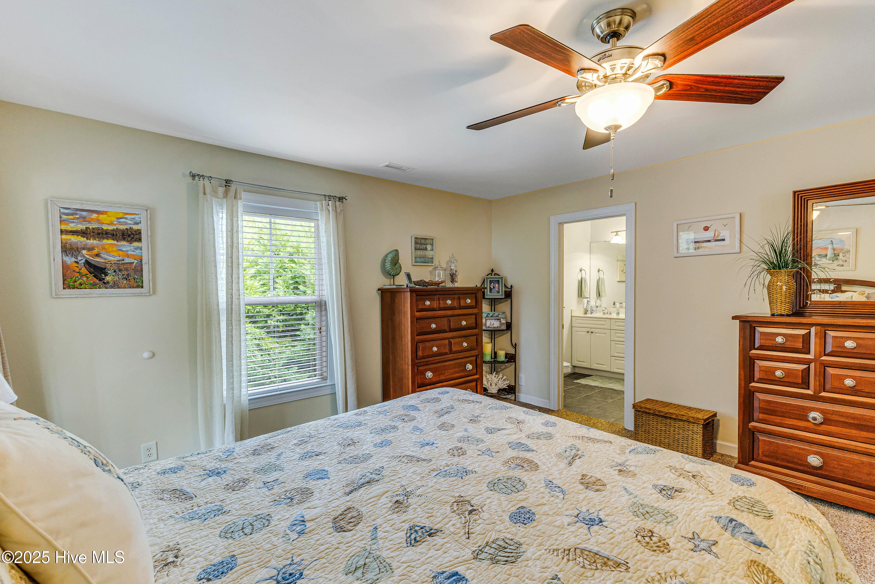 100543216 | Photo 24