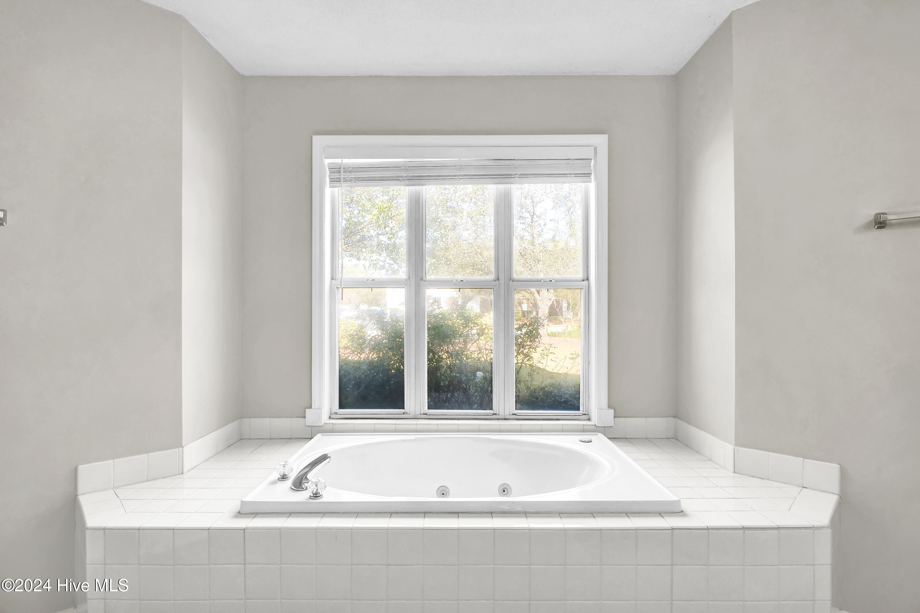 100544436 | Photo 18