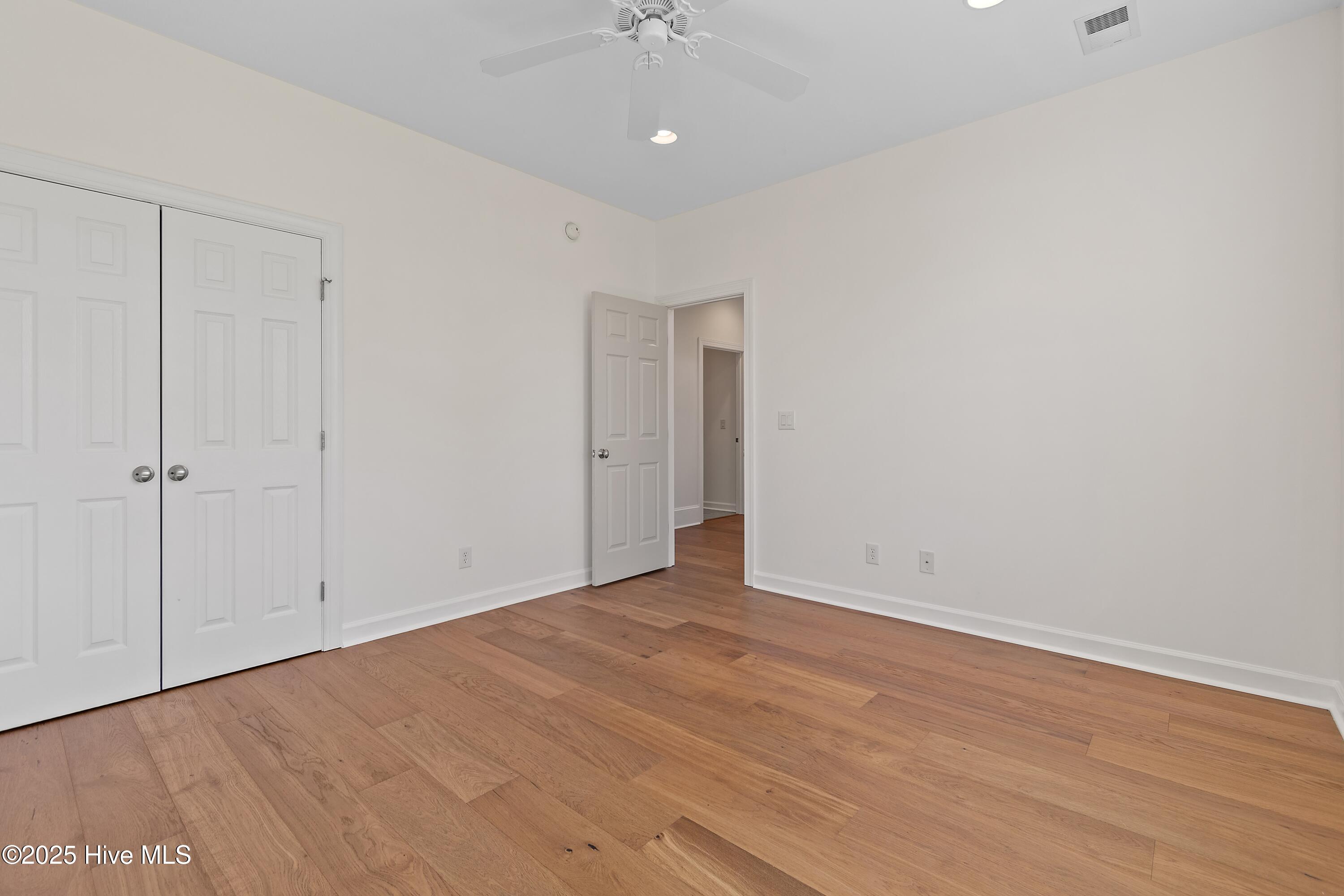 100537823 | Photo 39