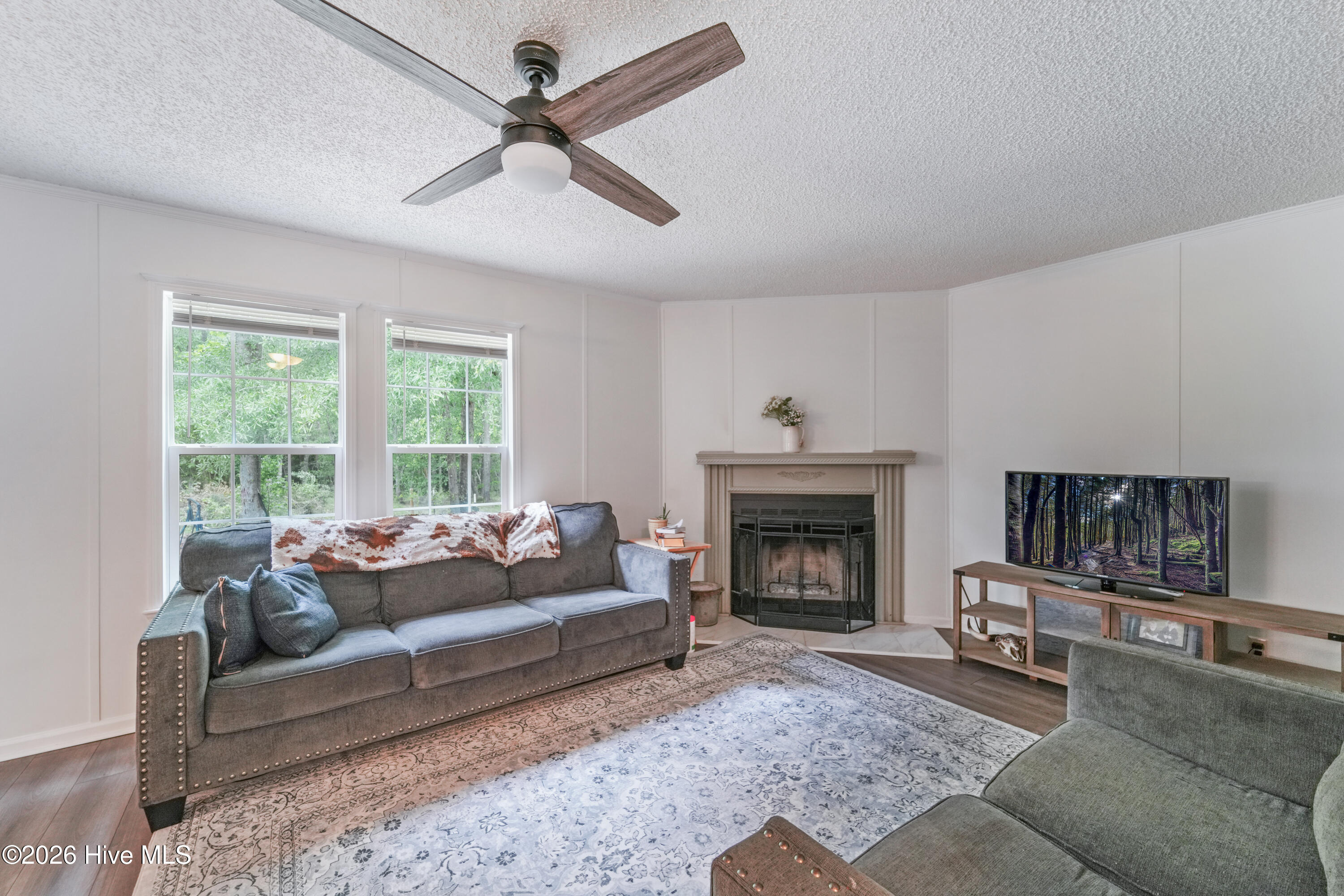 100570687 | Photo 31