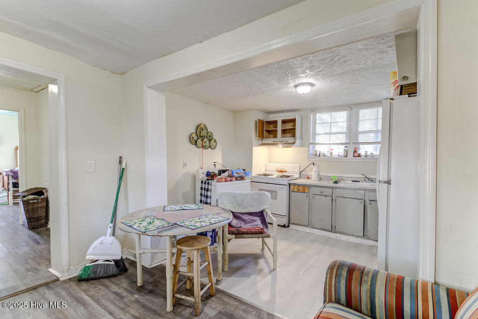 100541368 | Photo 11