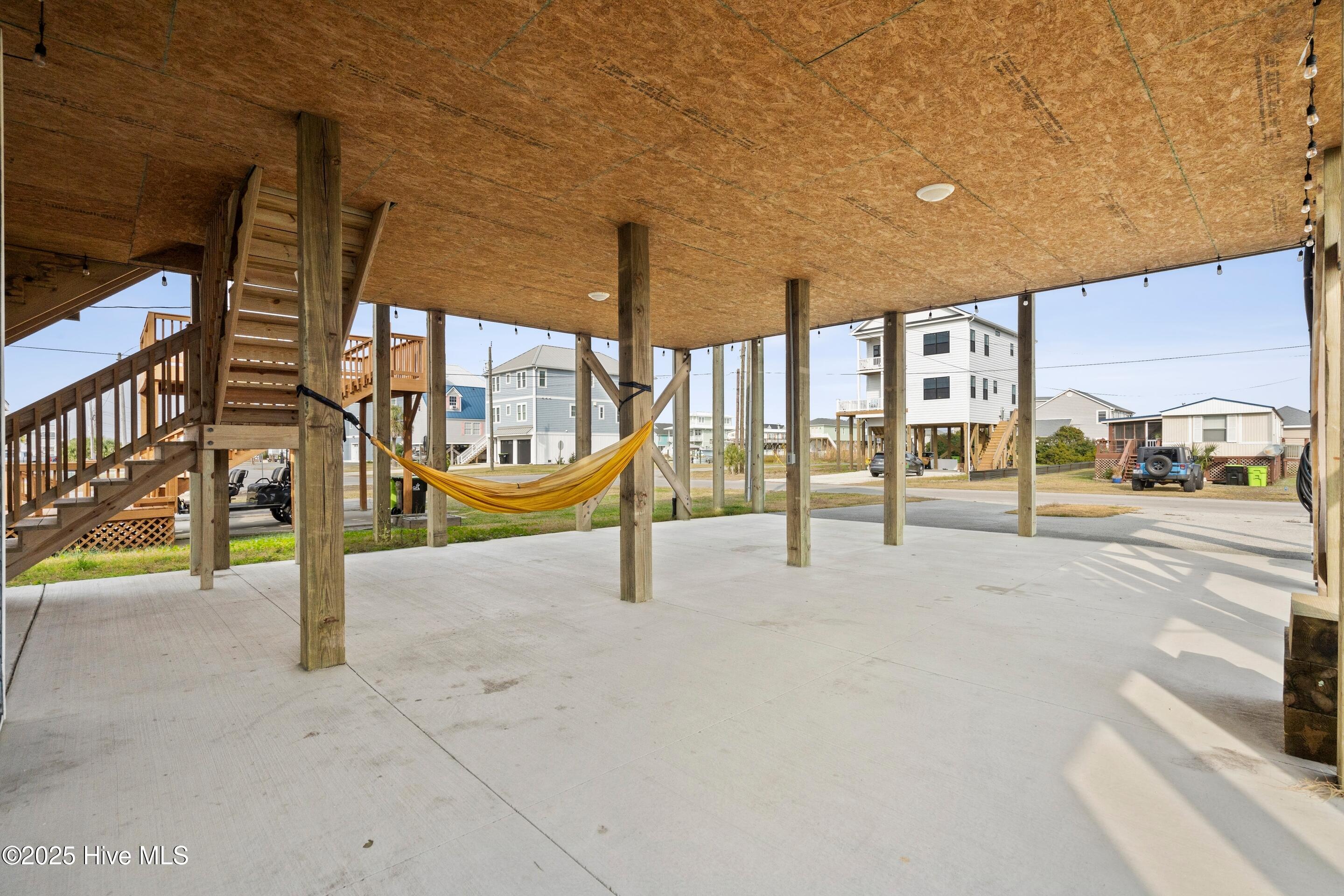 100542826 | Photo 52