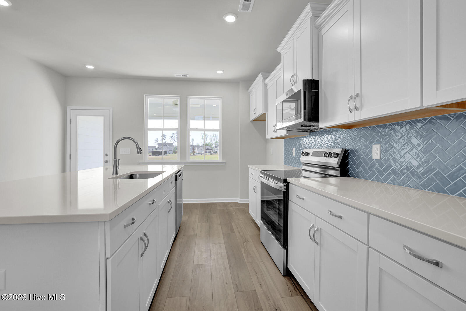 100538172 | Photo 10