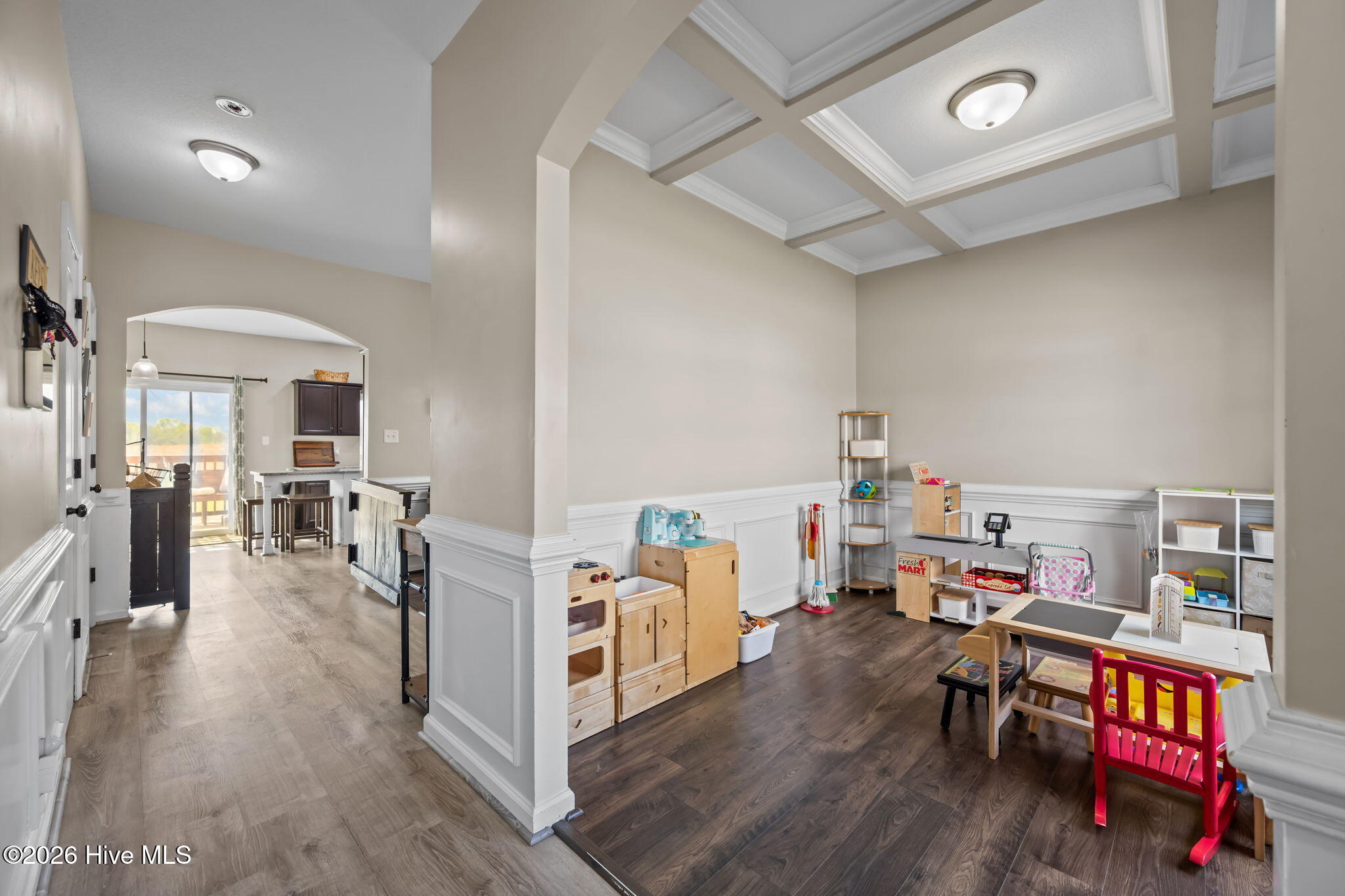 100560524 | Photo 14