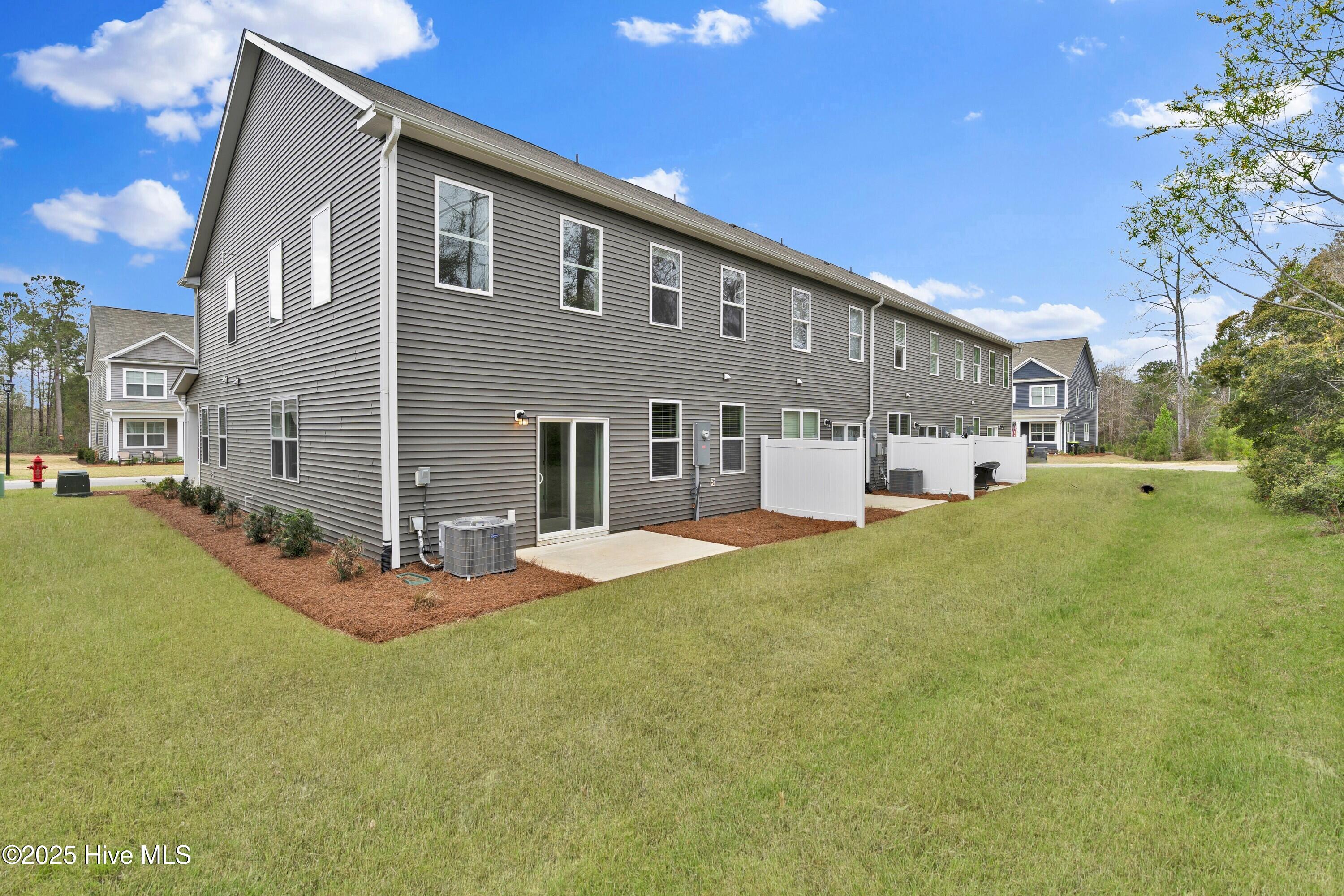 100522330 | Photo 30