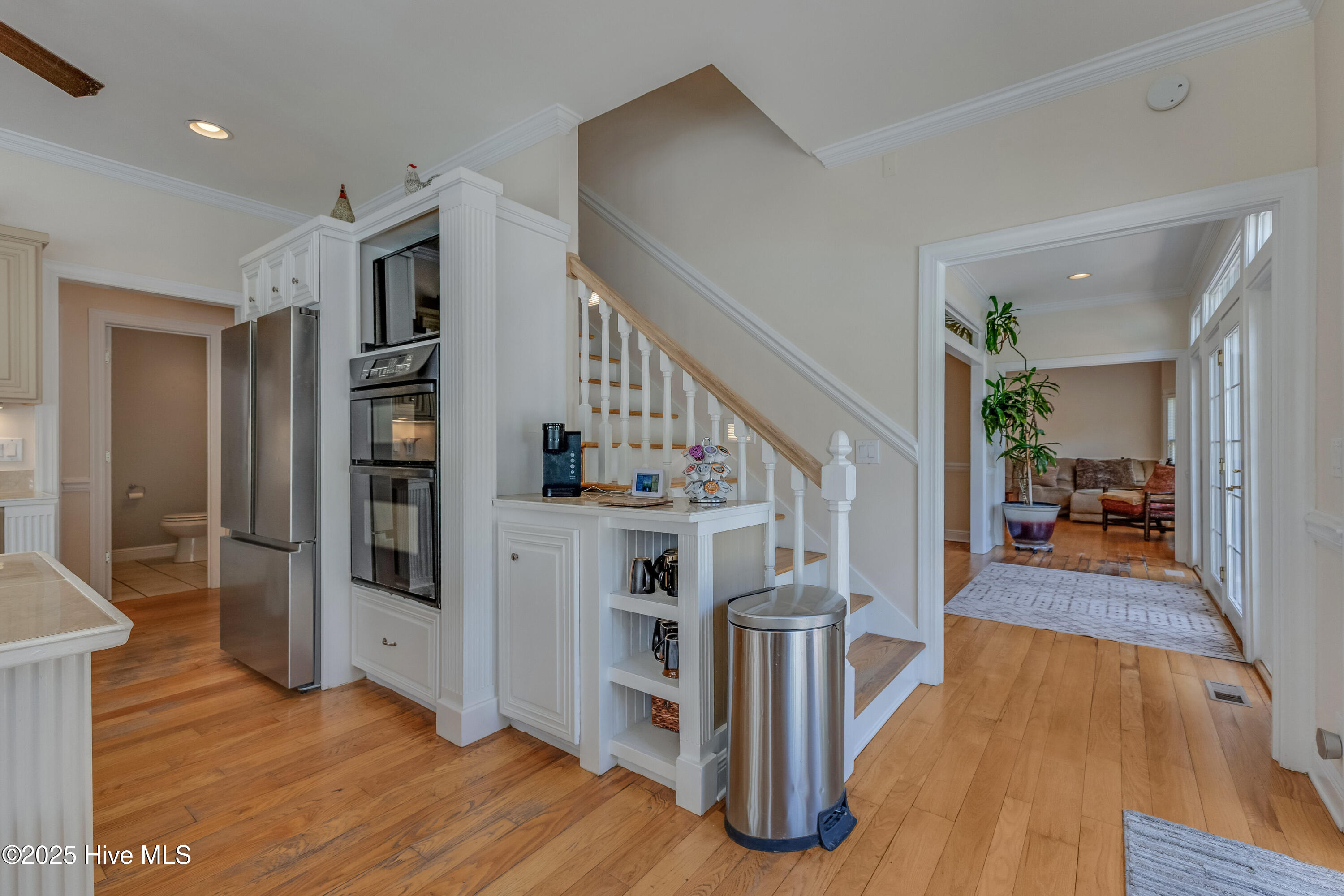 100562127 | Photo 19