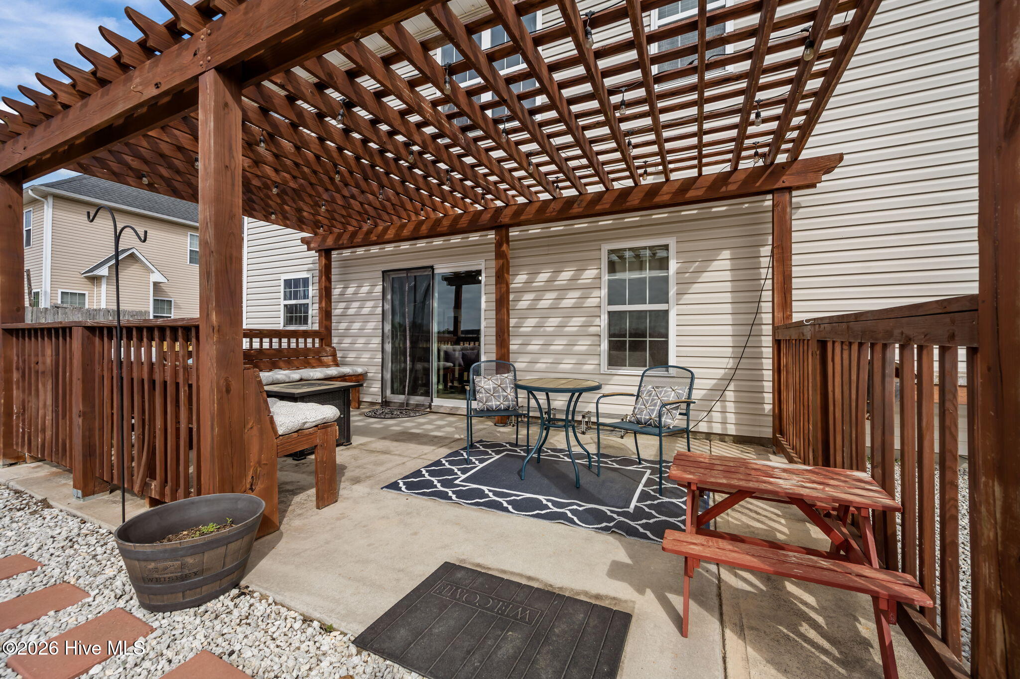 100560524 | Photo 47