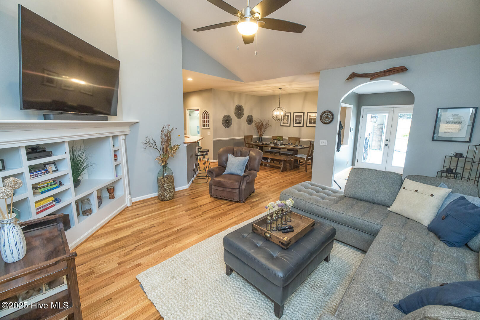 100537191 | Photo 17