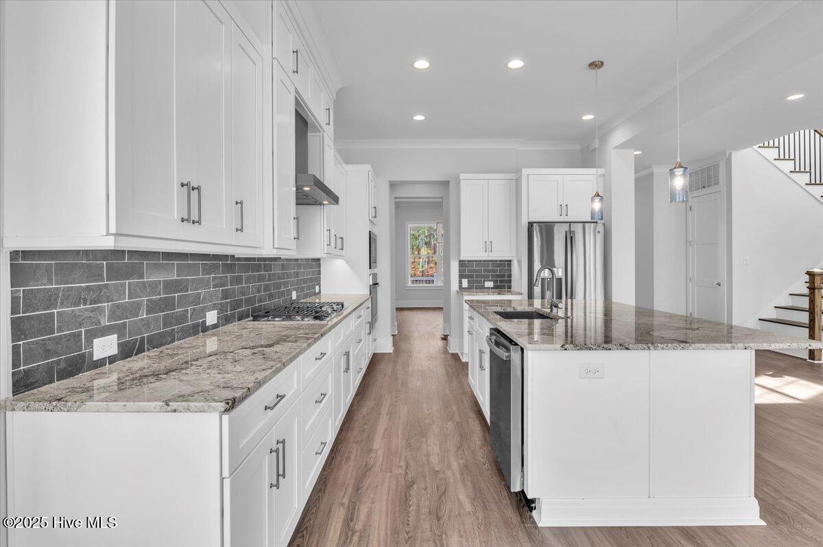 100495724 | Photo 33