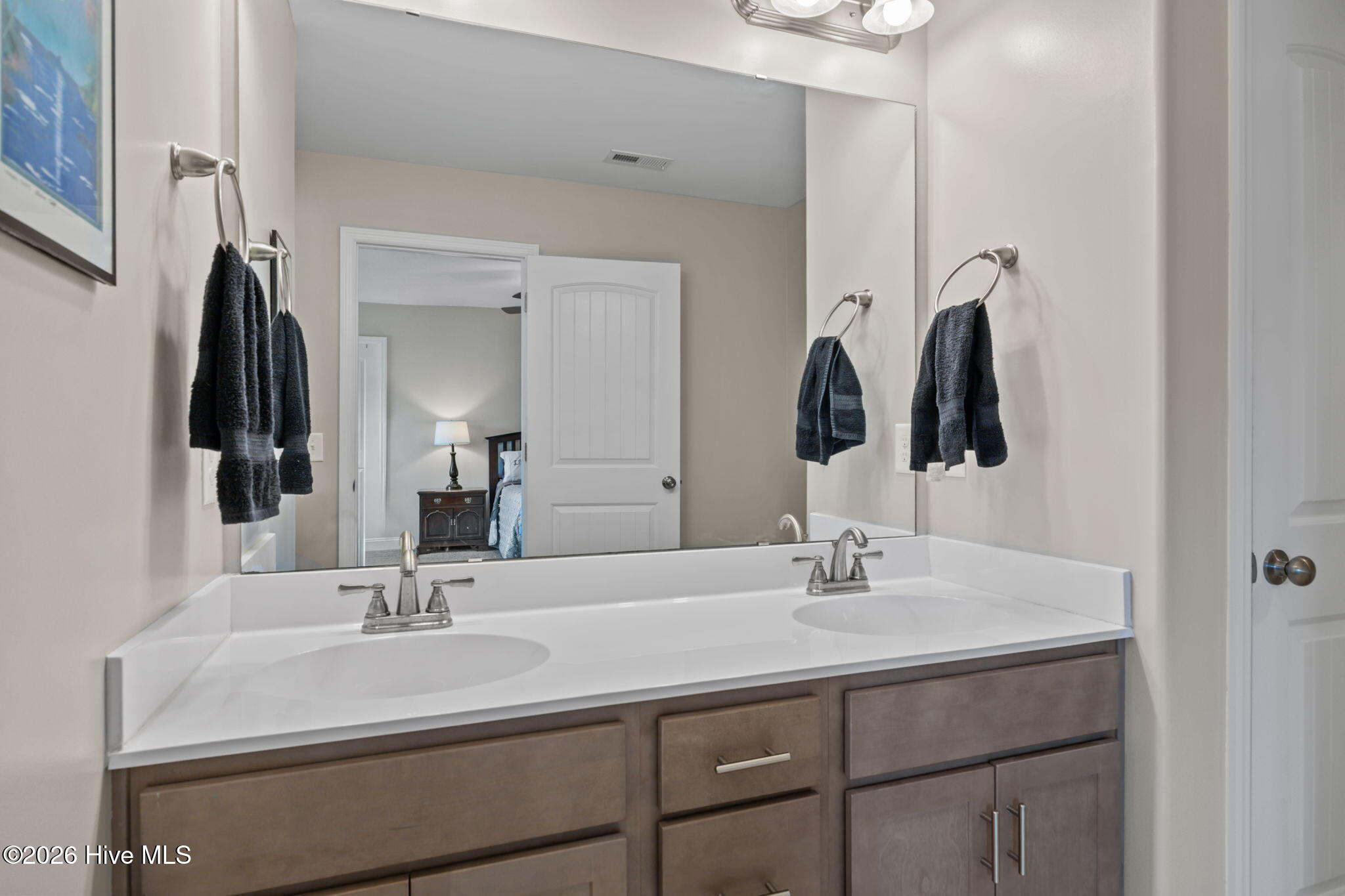 100561827 | Photo 39