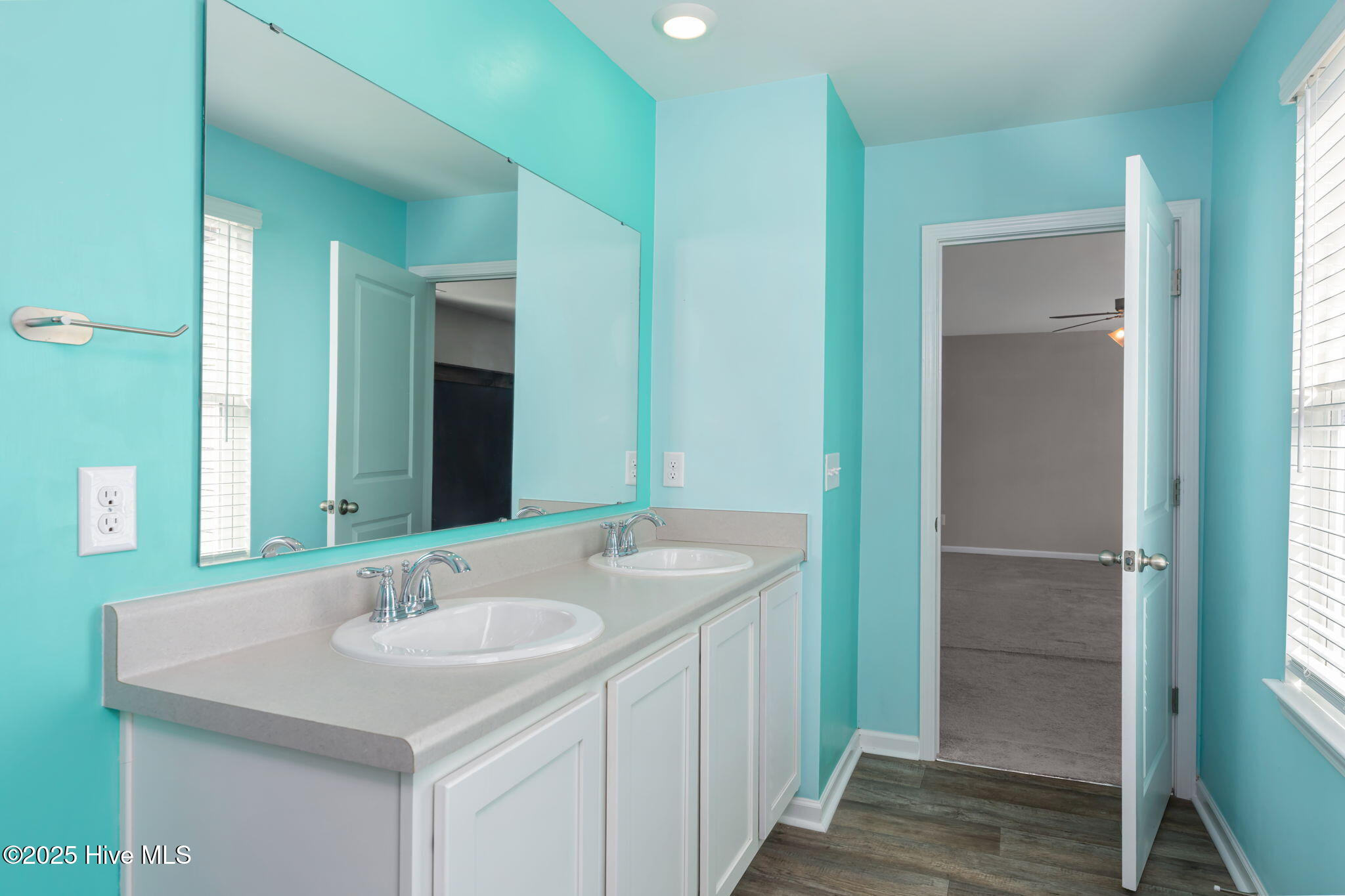 100523814 | Photo 16