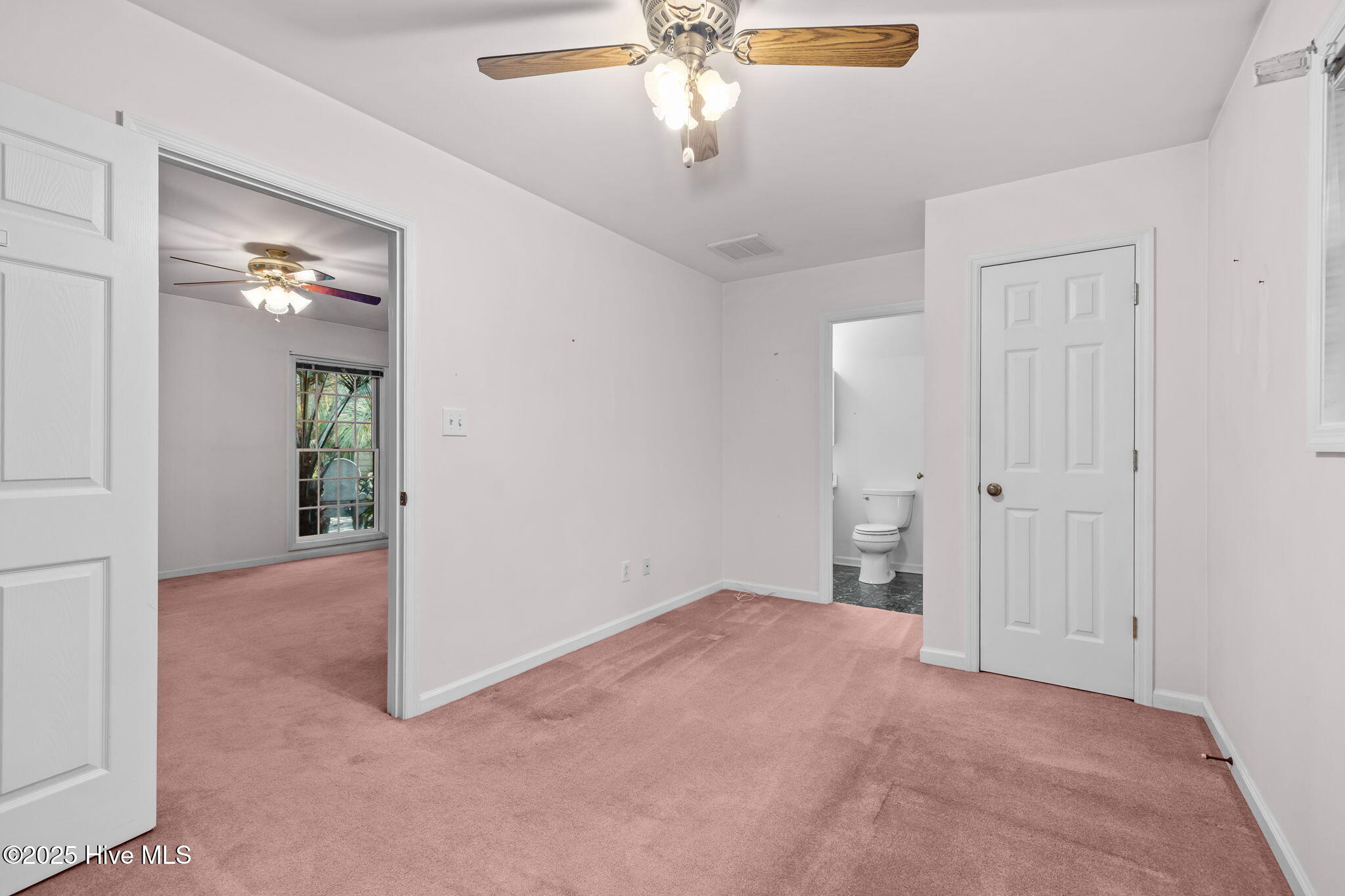 100540758 | Photo 15