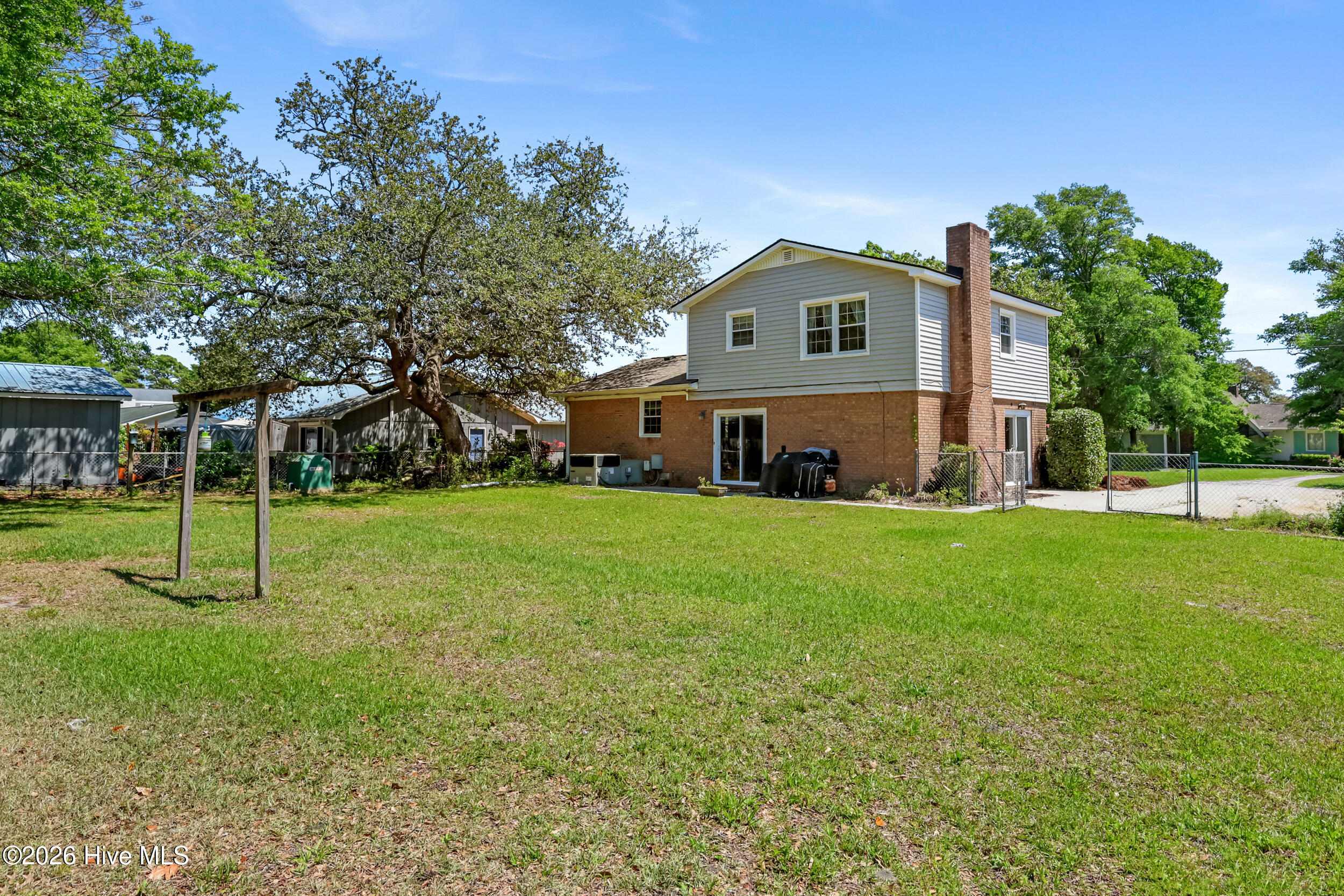 100567633 | Photo 35